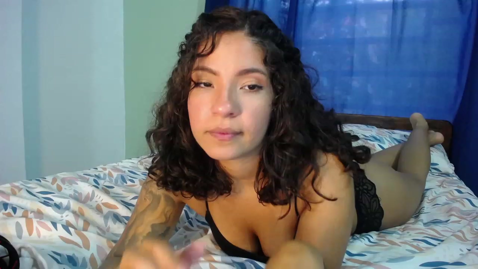 Gallery image thumbnail from Aless_____'s myfreecams stream on, 04/28/2023, 19:00 image 14 of 20