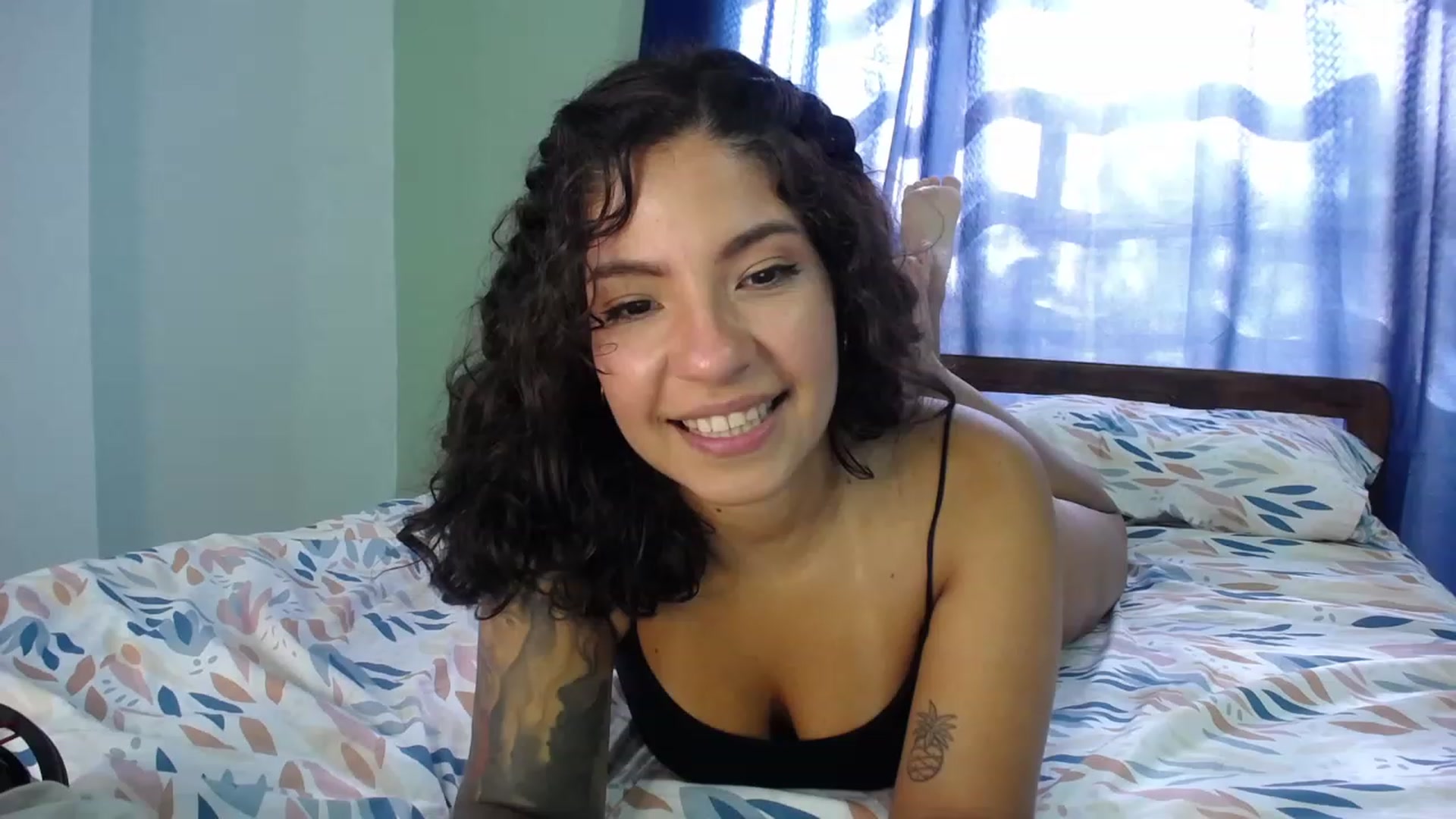 Gallery image thumbnail from Aless_____'s myfreecams stream on, 04/28/2023, 20:07 image 8 of 20