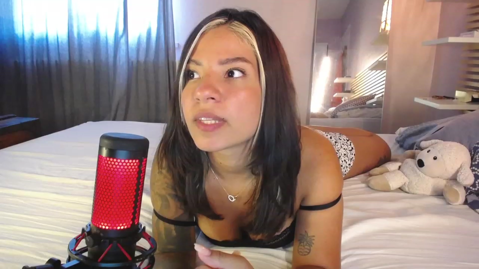 Gallery image thumbnail from Aless_____'s myfreecams stream on, 08/10/2023, 16:44 image 6 of 20