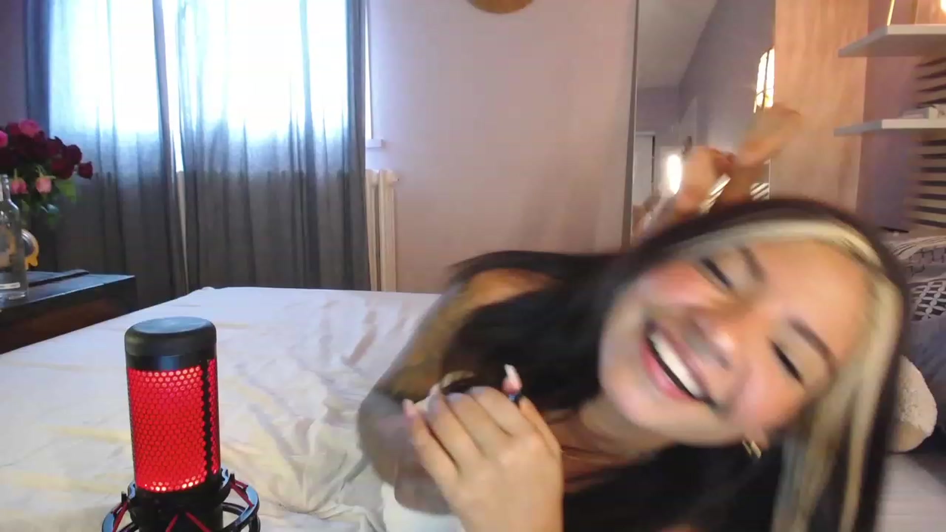 Gallery image thumbnail from Aless_____'s myfreecams stream on, 08/13/2023, 14:21 image 6 of 20