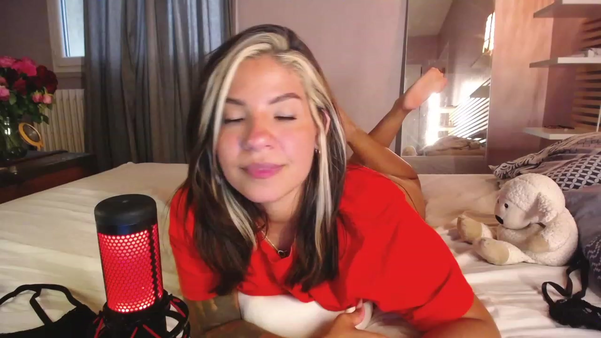 Gallery image thumbnail from Aless_____'s myfreecams stream on, 08/13/2023, 19:29 image 4 of 20
