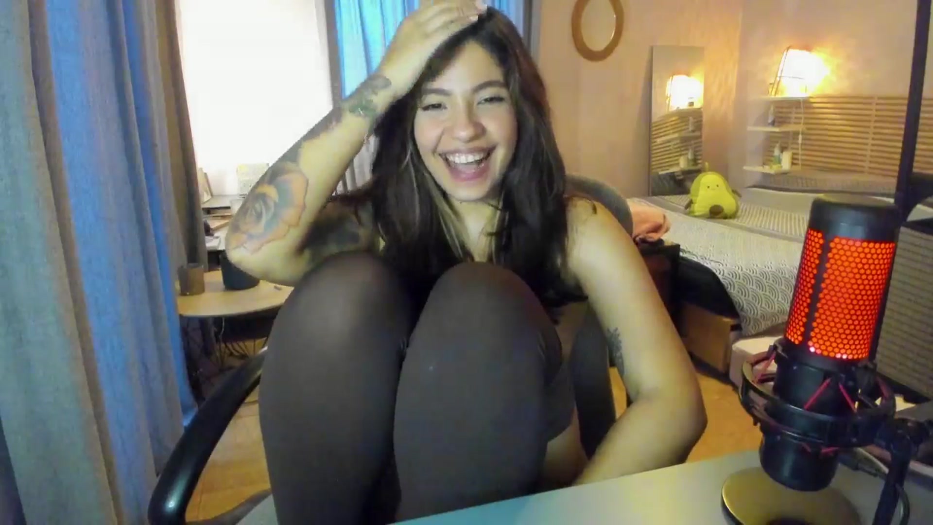 Gallery image thumbnail from Aless_____'s myfreecams stream on, 04/04/2024, 18:13 image 17 of 20