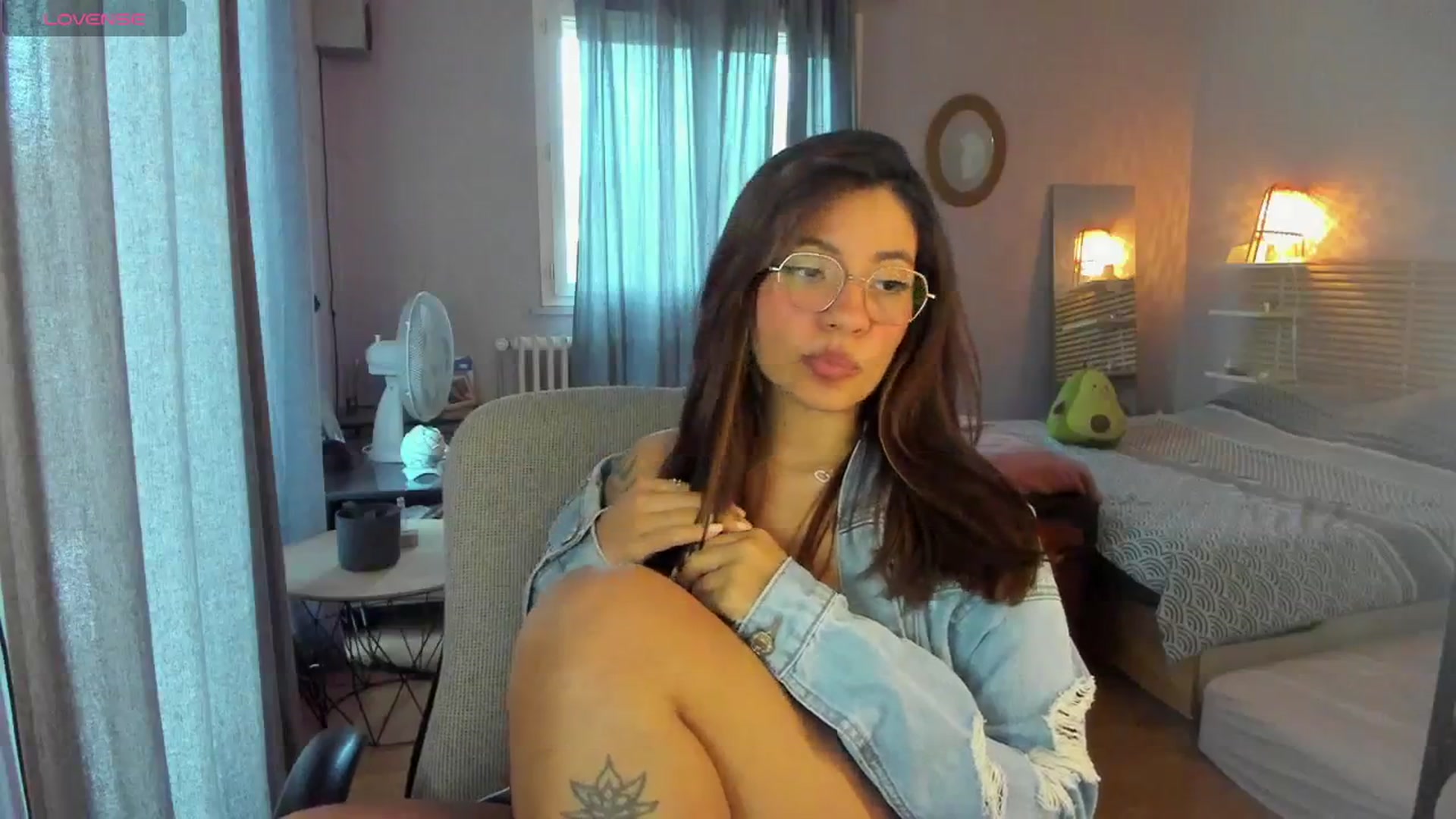 Gallery image thumbnail from Aless_____'s myfreecams stream on, 04/17/2024, 17:06 image 3 of 20