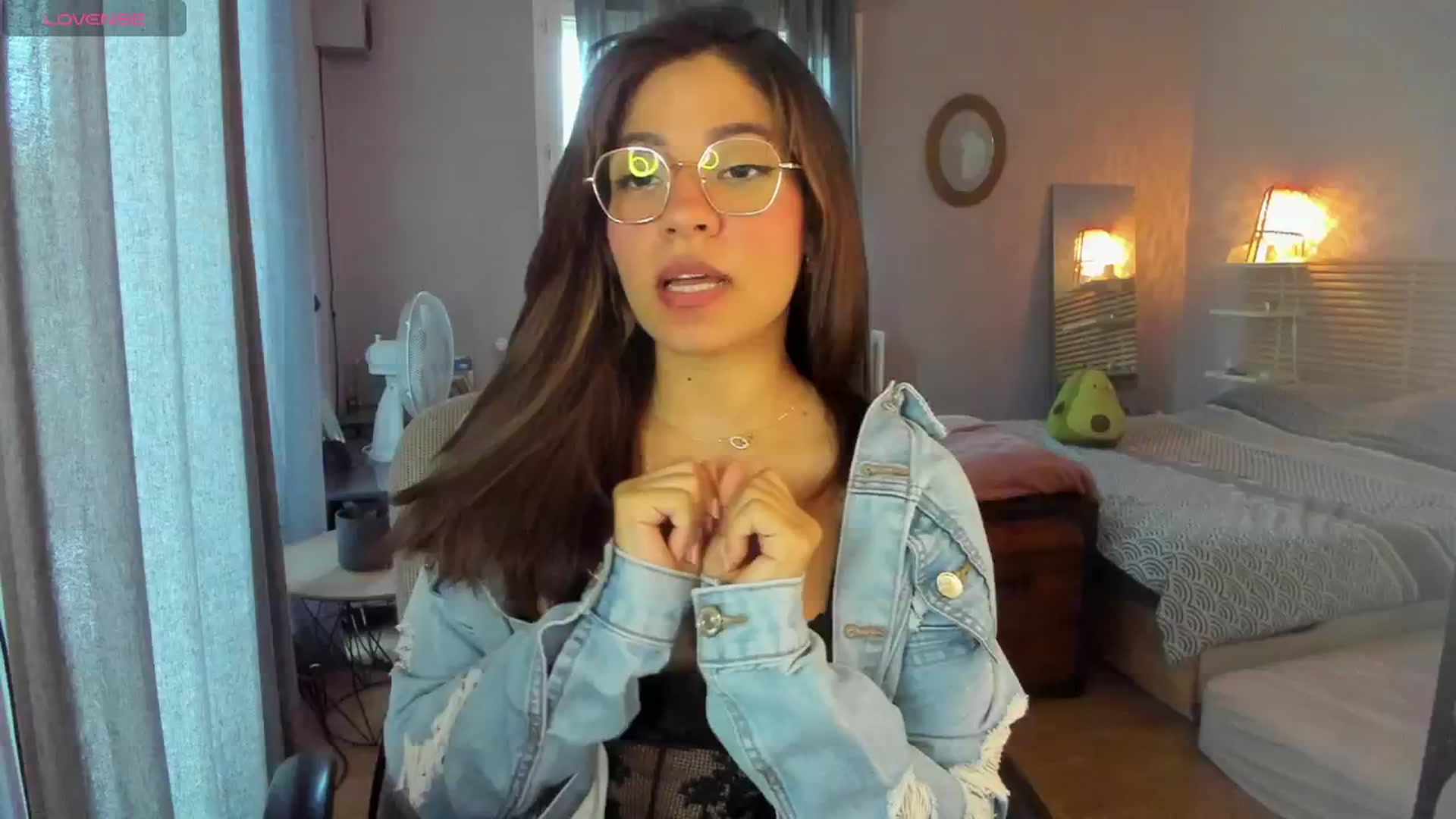 Gallery image thumbnail from Aless_____'s myfreecams stream on, 04/17/2024, 17:06 image 1 of 20