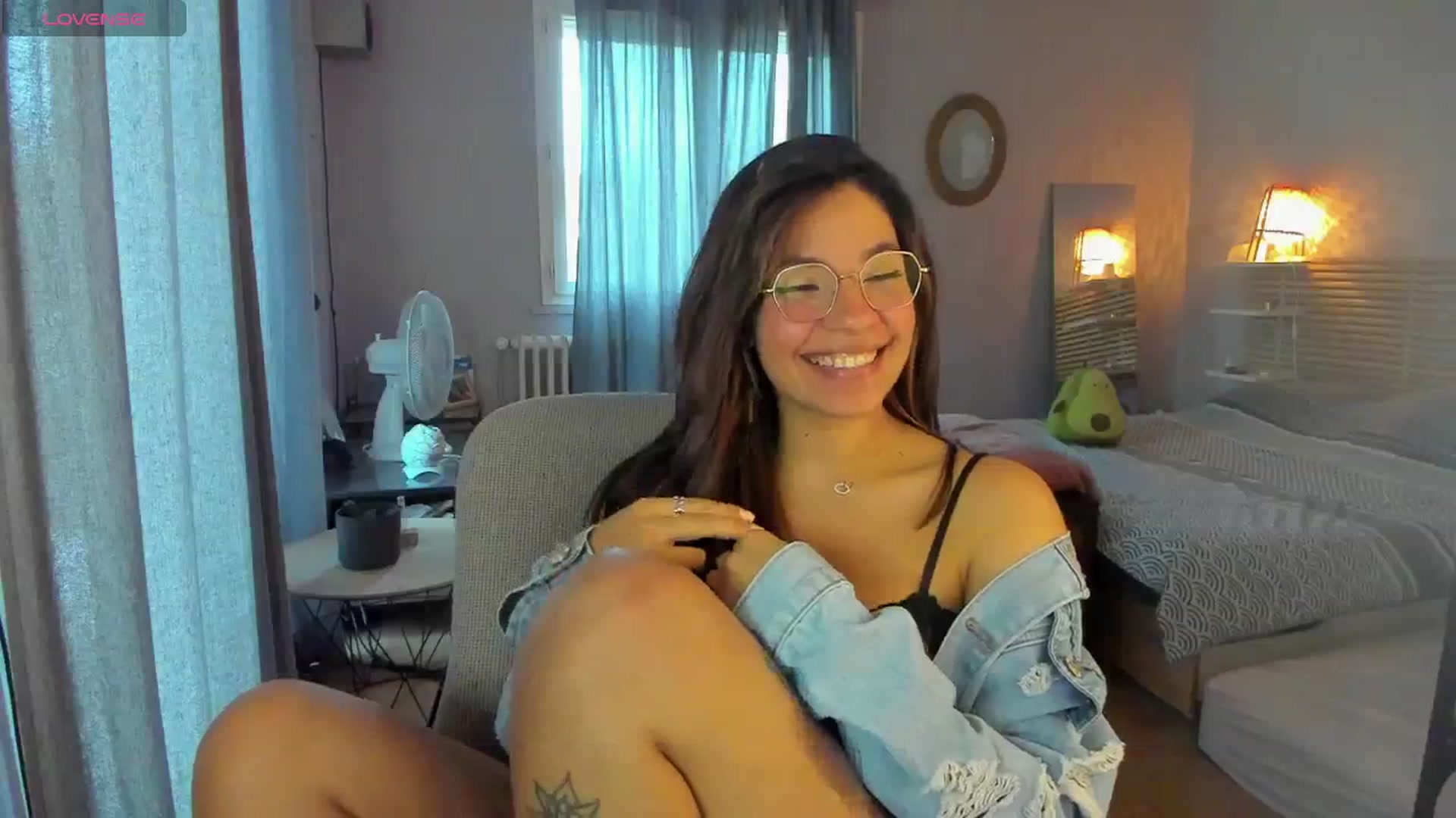 Gallery image thumbnail from Aless_____'s myfreecams stream on, 04/17/2024, 17:06 image 11 of 20
