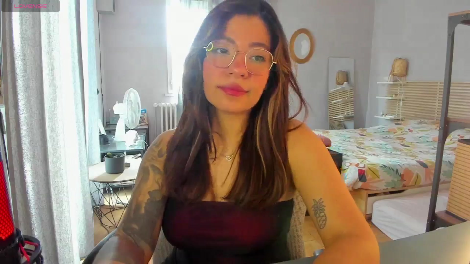 Gallery image thumbnail from Aless_____'s myfreecams stream on, 04/18/2024, 12:26 image 6 of 20