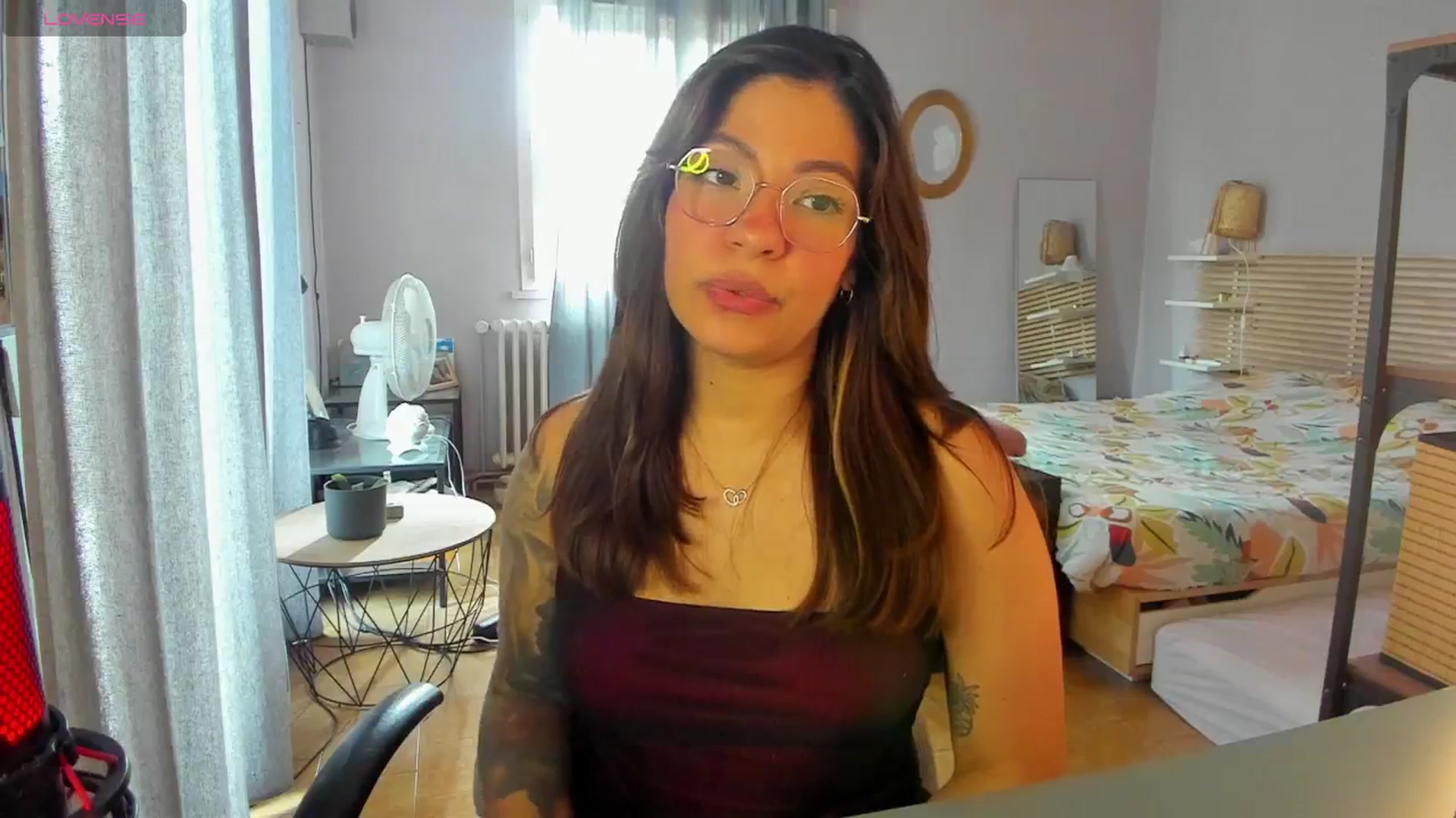 Gallery image thumbnail from Aless_____'s myfreecams stream on, 04/18/2024, 12:26 image 4 of 20