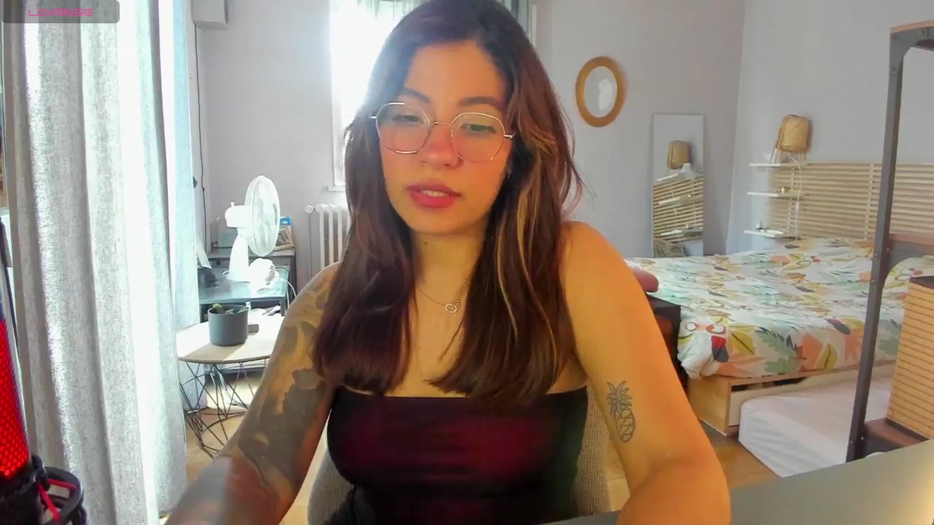 Gallery image thumbnail from Aless_____'s myfreecams stream on, 04/18/2024, 12:26 image 7 of 20