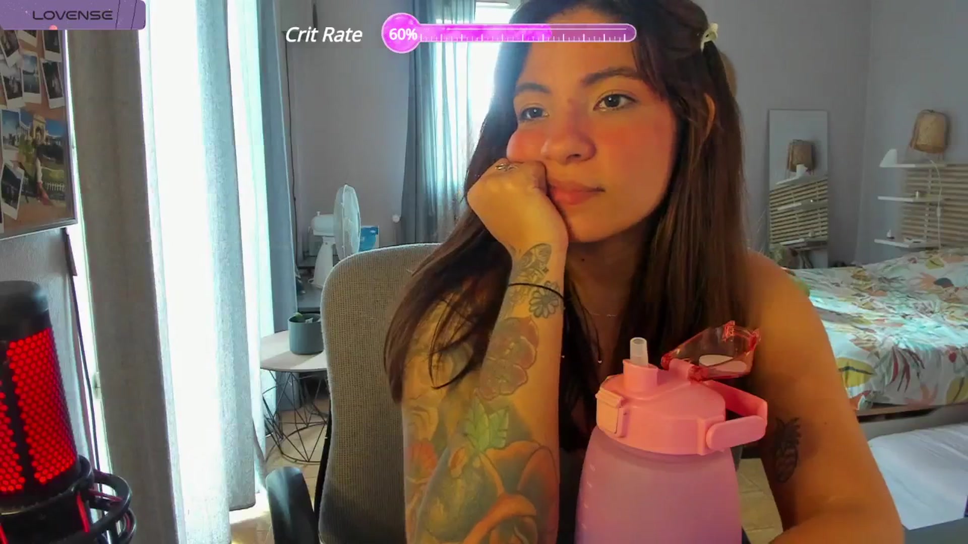 Gallery image thumbnail from Aless_____'s myfreecams stream on, 04/23/2024, 14:38 image 7 of 20
