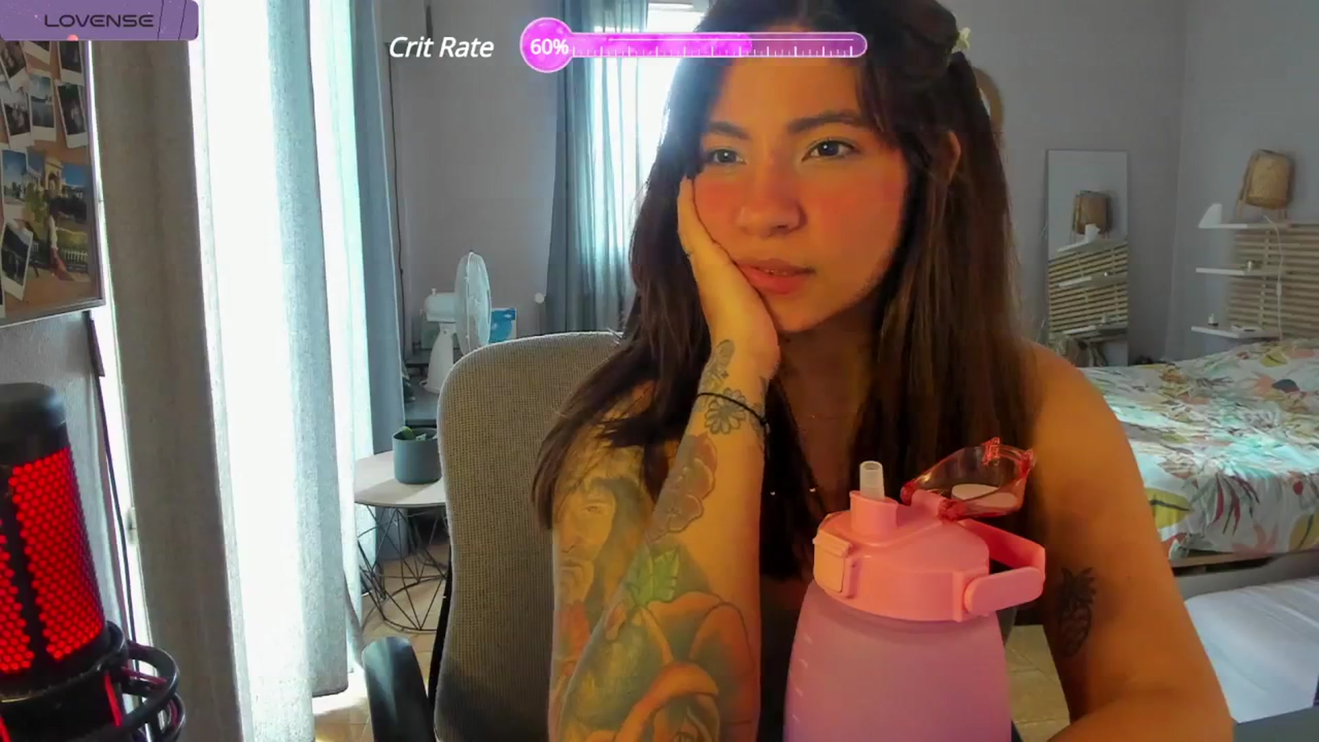 Gallery image thumbnail from Aless_____'s myfreecams stream on, 04/23/2024, 14:38 image 8 of 20