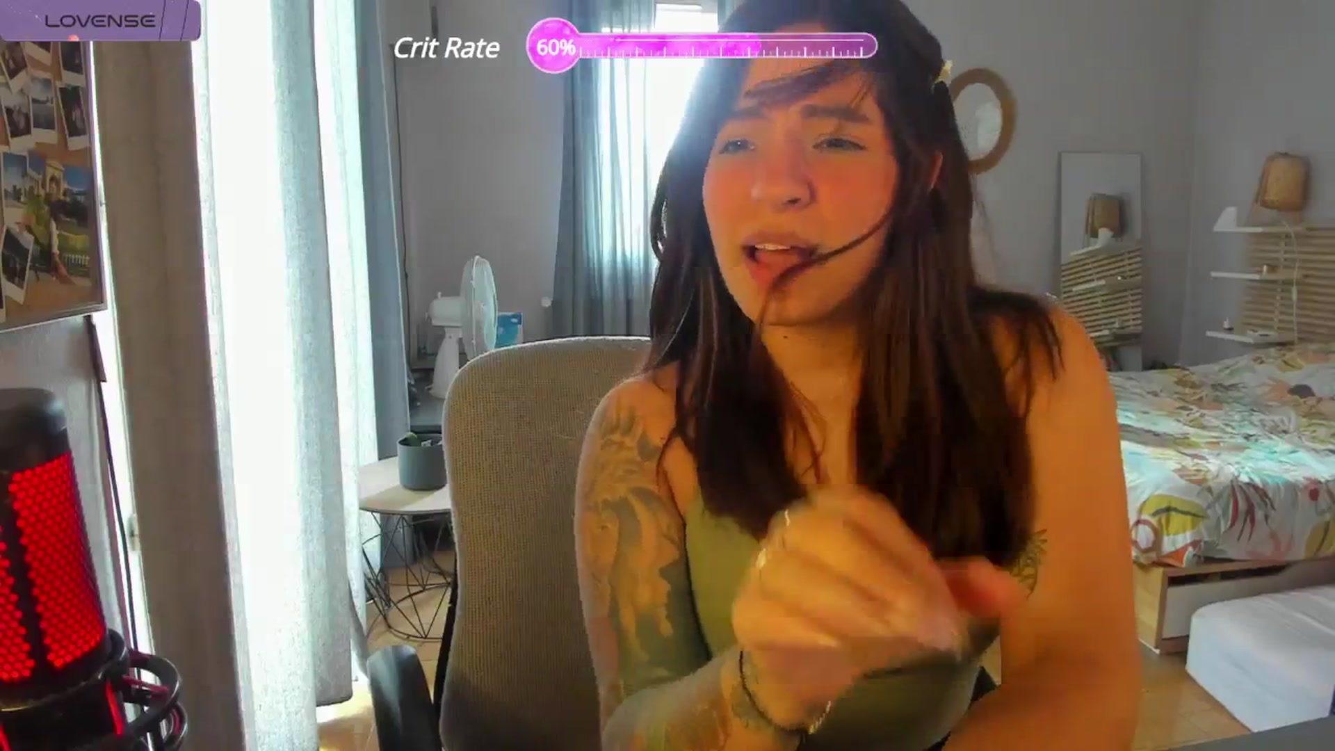 Gallery image thumbnail from Aless_____'s myfreecams stream on, 04/23/2024, 14:38 image 15 of 20