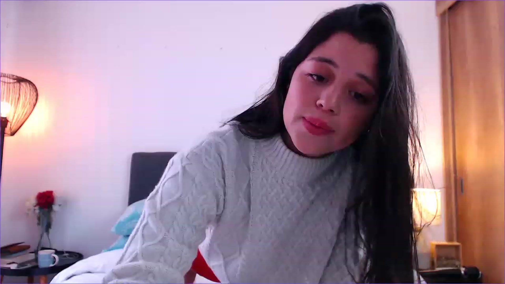 Gallery image thumbnail from AlessaCox's myfreecams stream on, 12/10/2022, 21:51 image 14 of 20