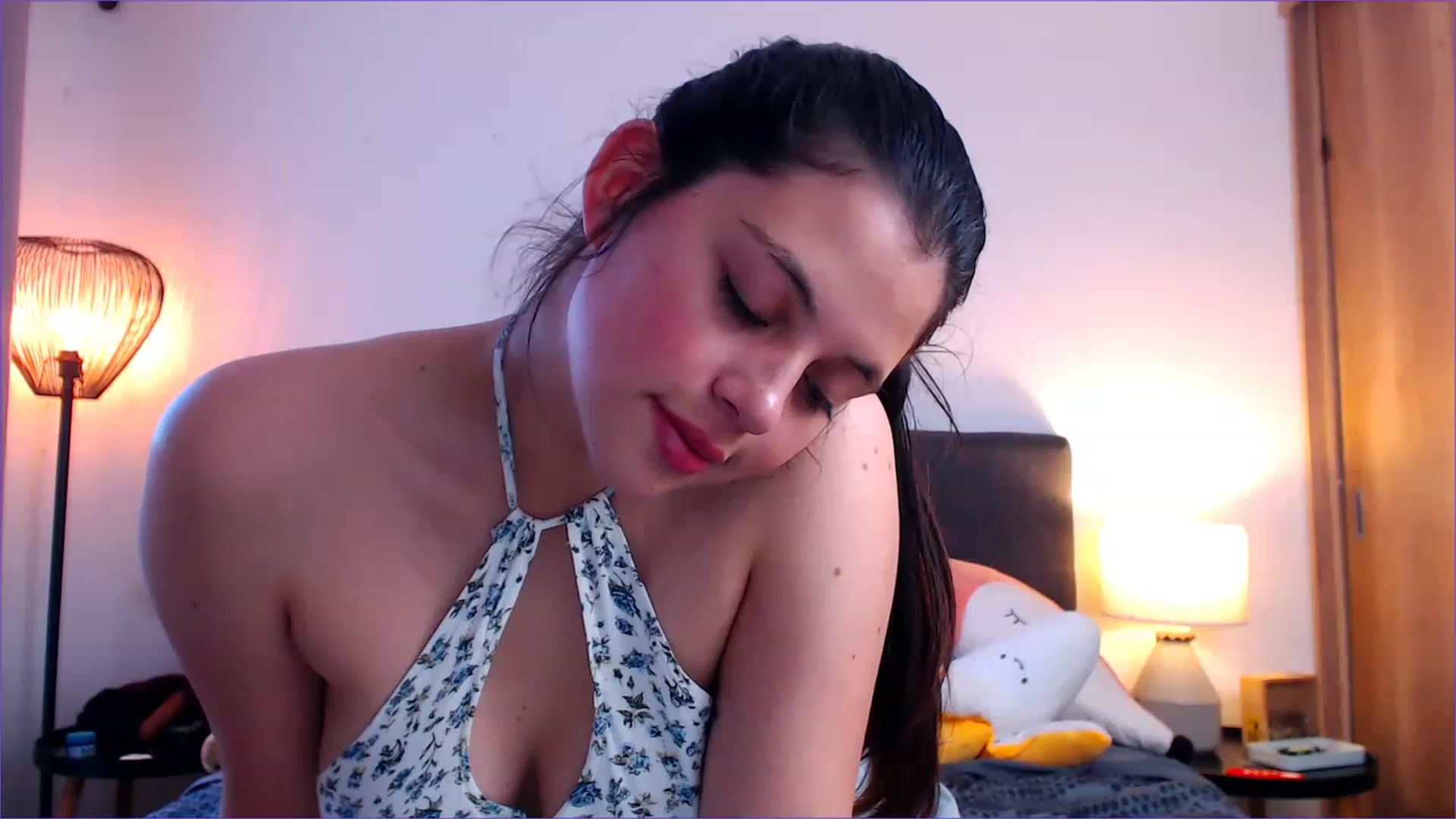 Gallery image thumbnail from AlessaCox's myfreecams stream on, 12/15/2022, 22:16 image 10 of 20