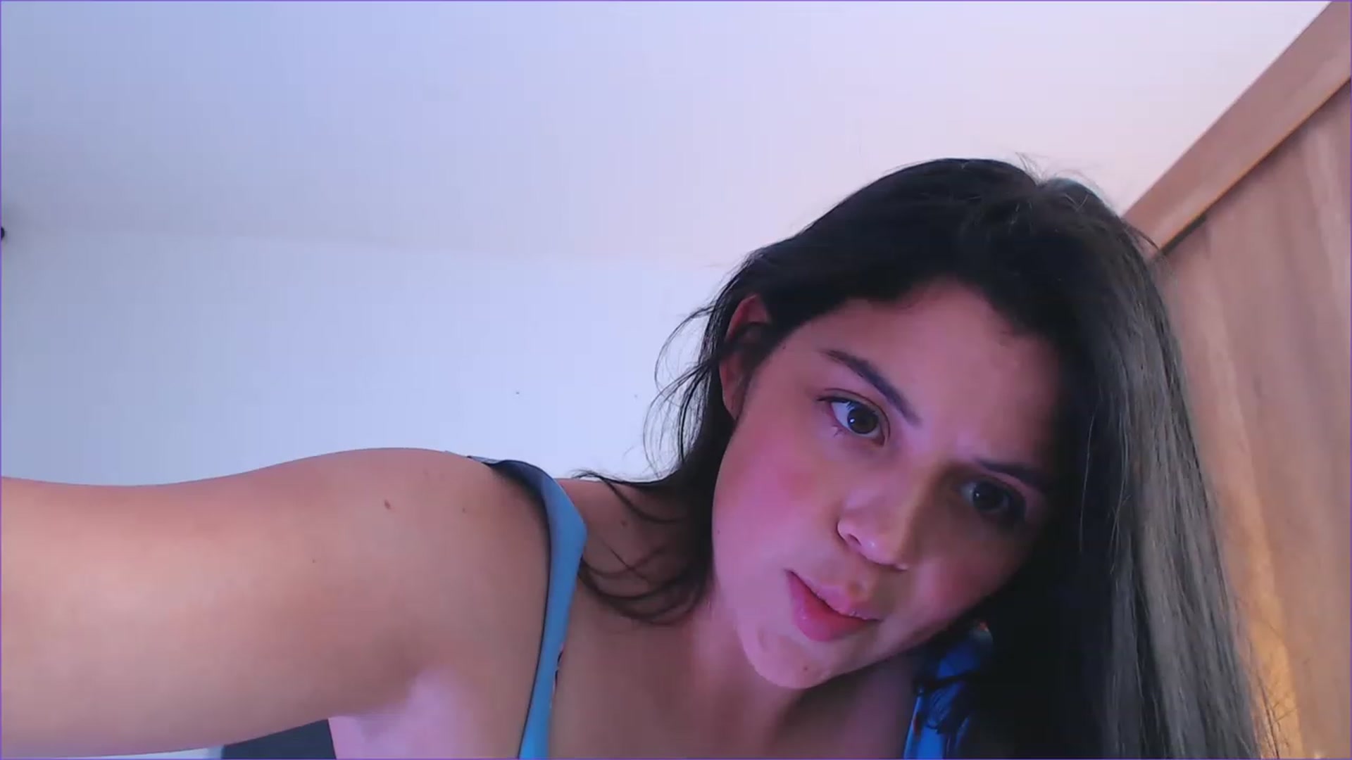 Gallery image thumbnail from AlessaCox's myfreecams stream on, 04/25/2023, 20:22 image 18 of 20