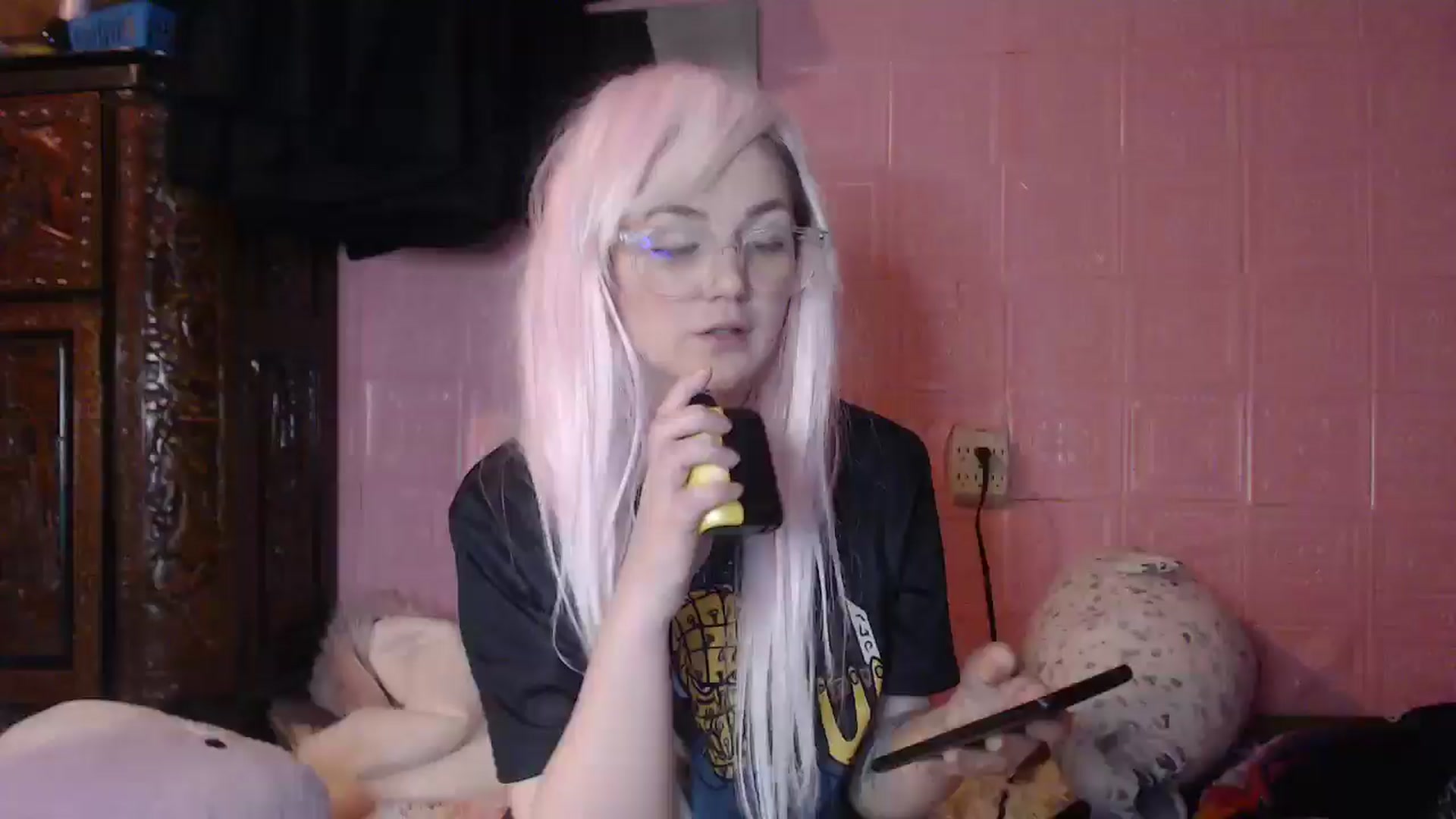 Gallery image thumbnail from AlessaRaine's myfreecams stream on, 04/12/2025, 10:00 image 10 of 20