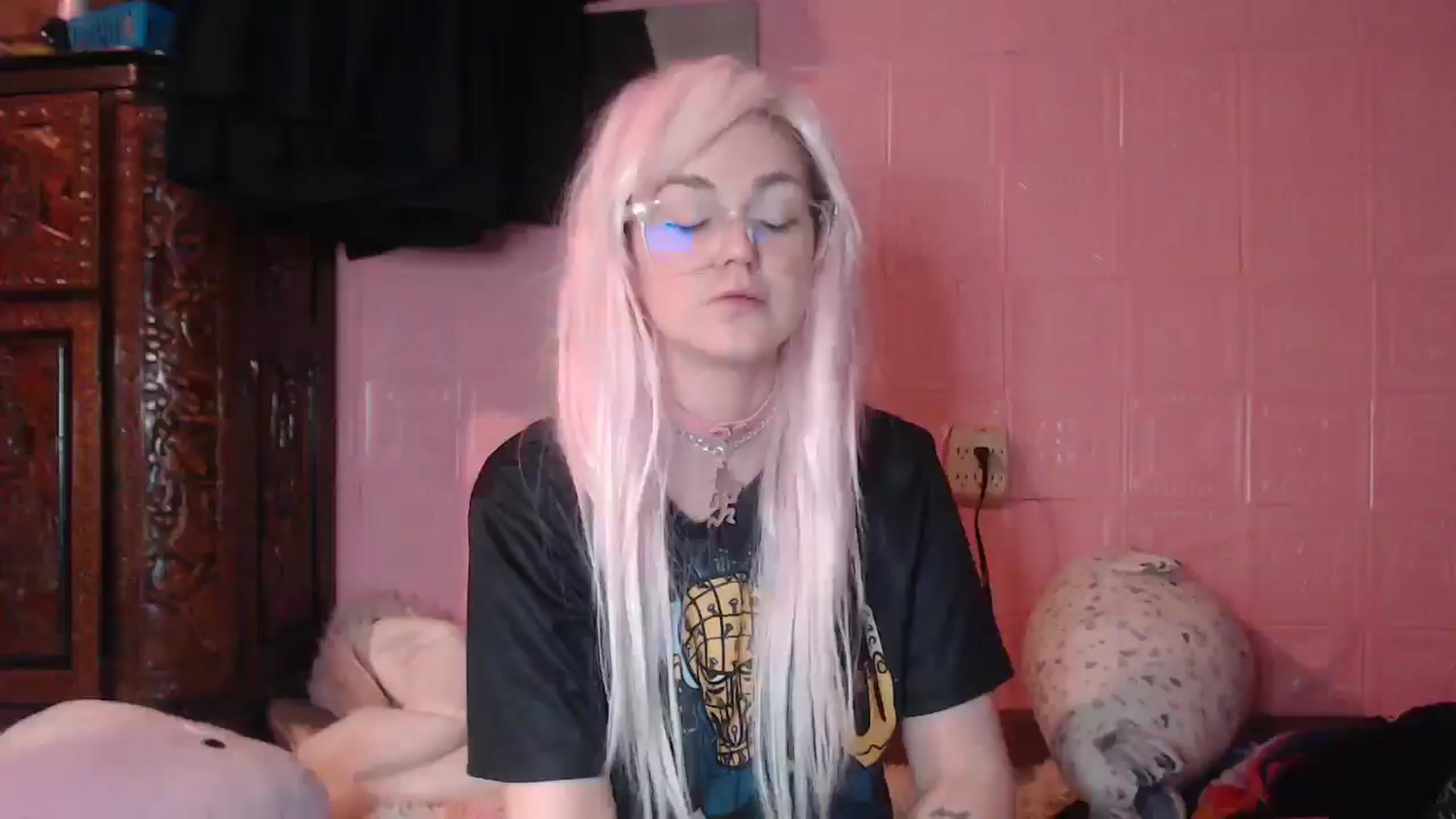 Gallery image thumbnail from AlessaRaine's myfreecams stream on, 04/12/2025, 10:00 image 19 of 20