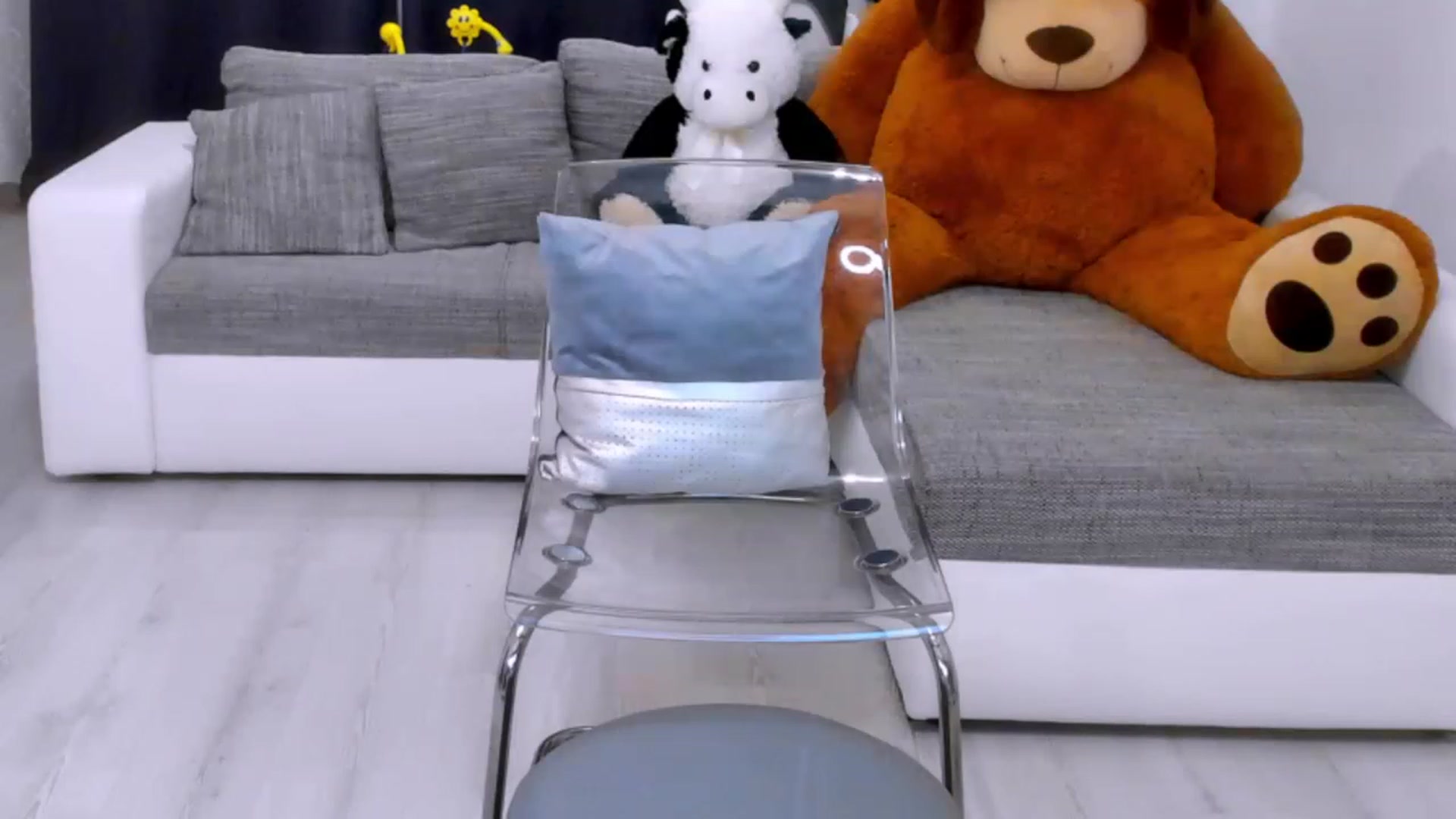 Gallery image thumbnail from AlessiaKate's myfreecams stream on, 11/25/2022, 21:17 image 7 of 20