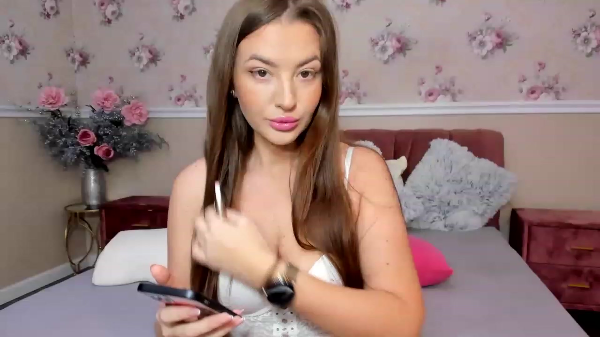 Gallery image thumbnail from AlessiaRay's myfreecams stream on, 12/02/2022, 13:54 image 1 of 20