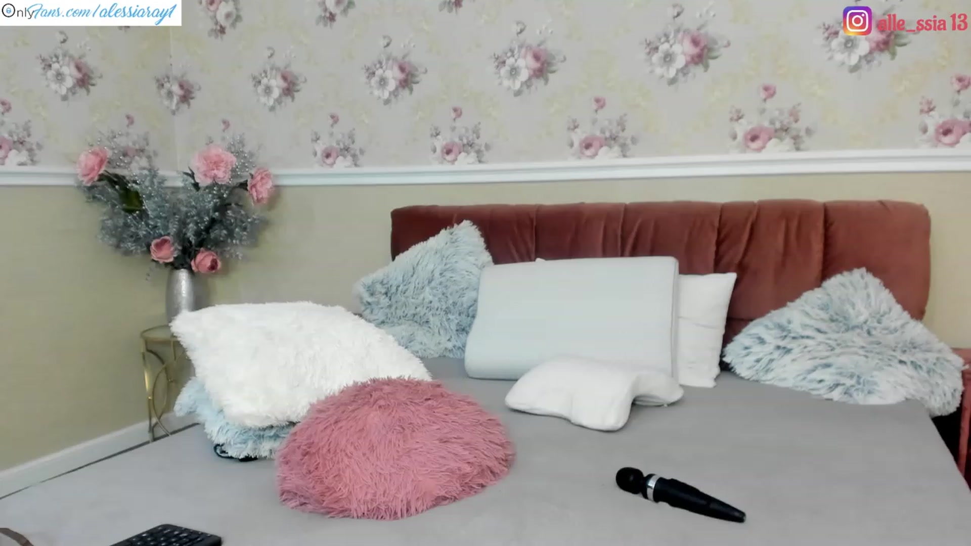 Gallery image thumbnail from AlessiaRay's myfreecams stream on, 05/07/2023, 16:01 image 20 of 20