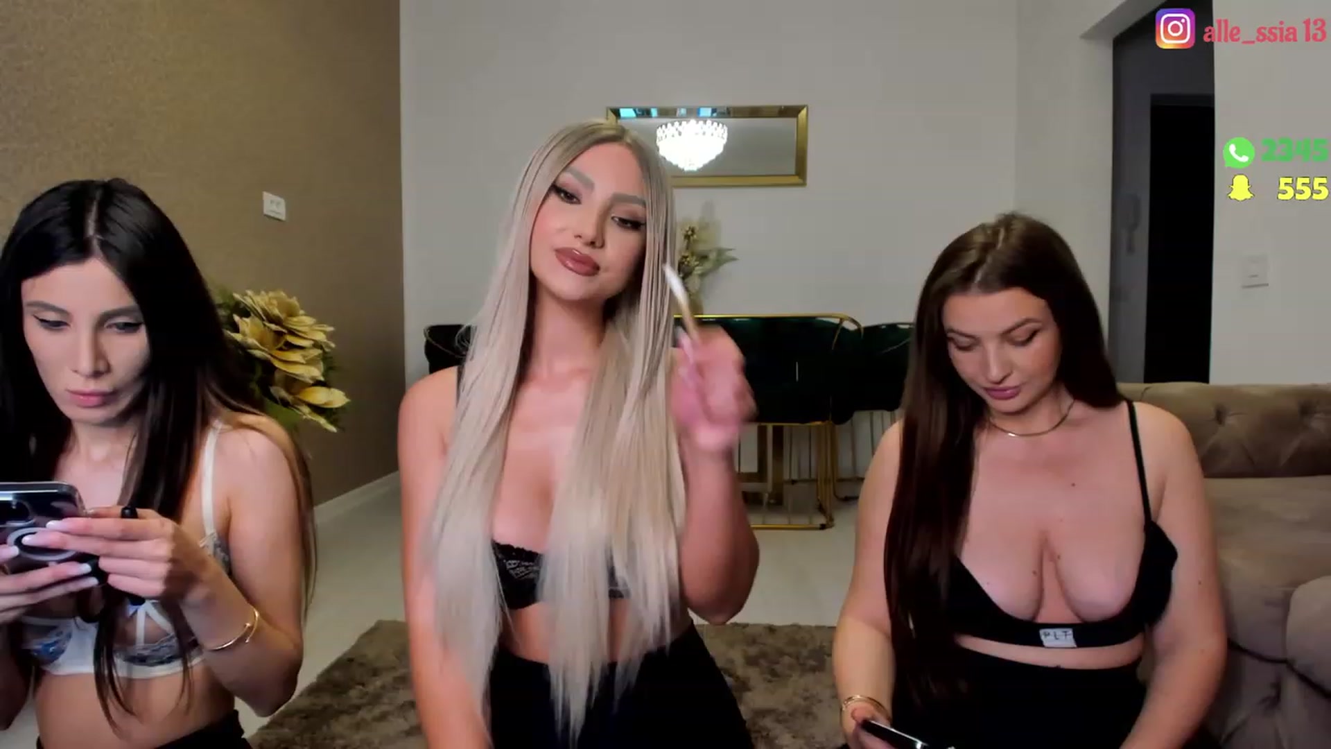 Gallery image thumbnail from AlessiaRay's myfreecams stream on, 05/26/2023, 20:40 image 2 of 20
