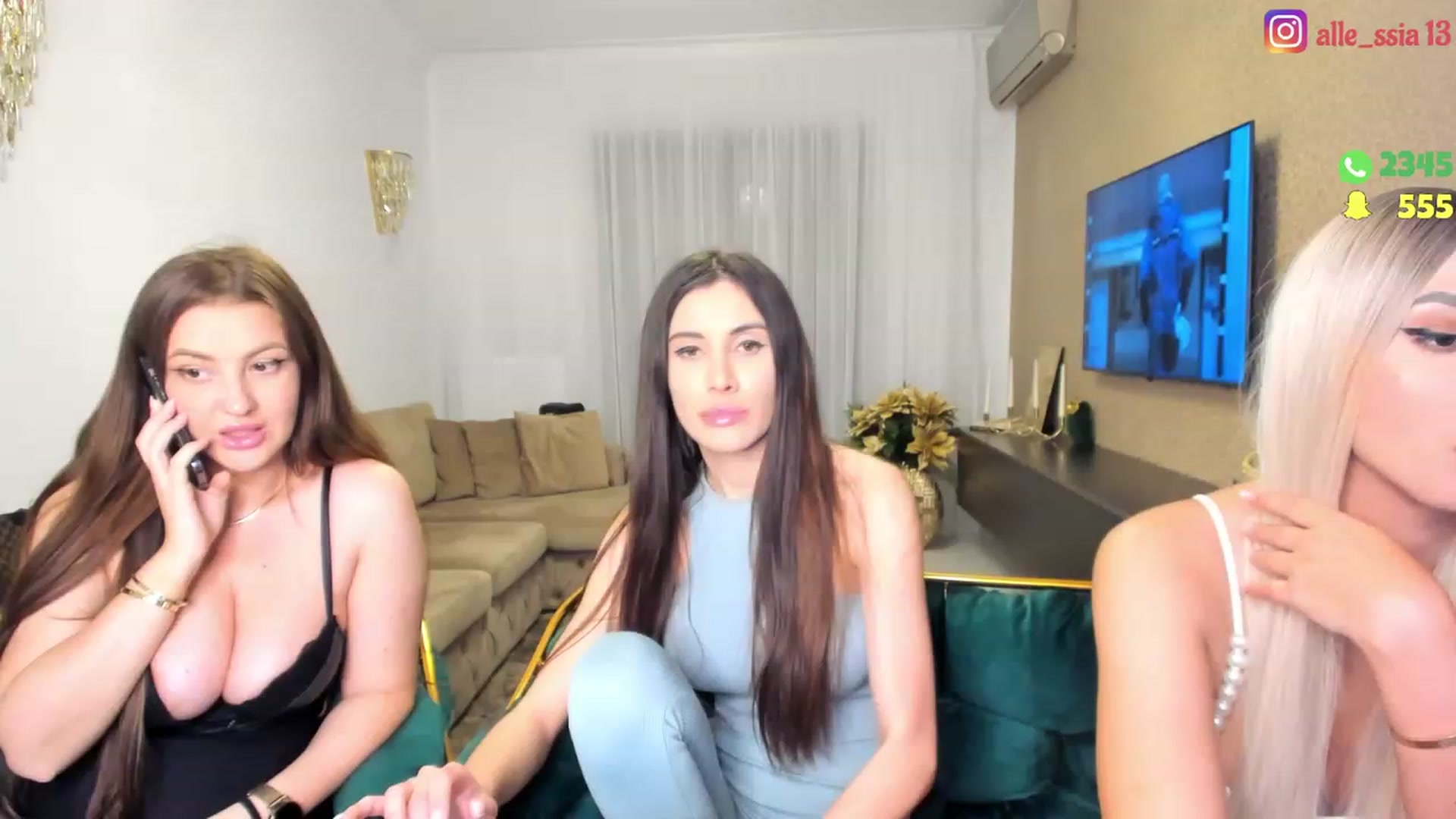 Gallery image thumbnail from AlessiaRay's myfreecams stream on, 05/27/2023, 20:36 image 15 of 20