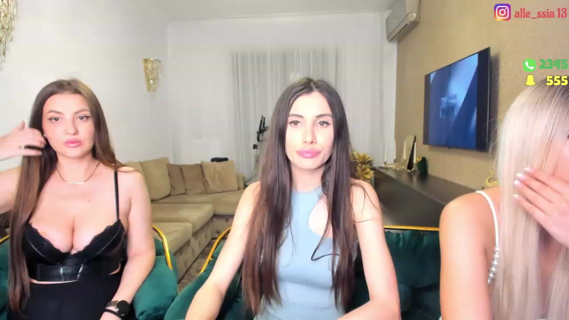 Gallery image thumbnail from AlessiaRay's myfreecams stream on, 05/27/2023, 20:36 image 19 of 20