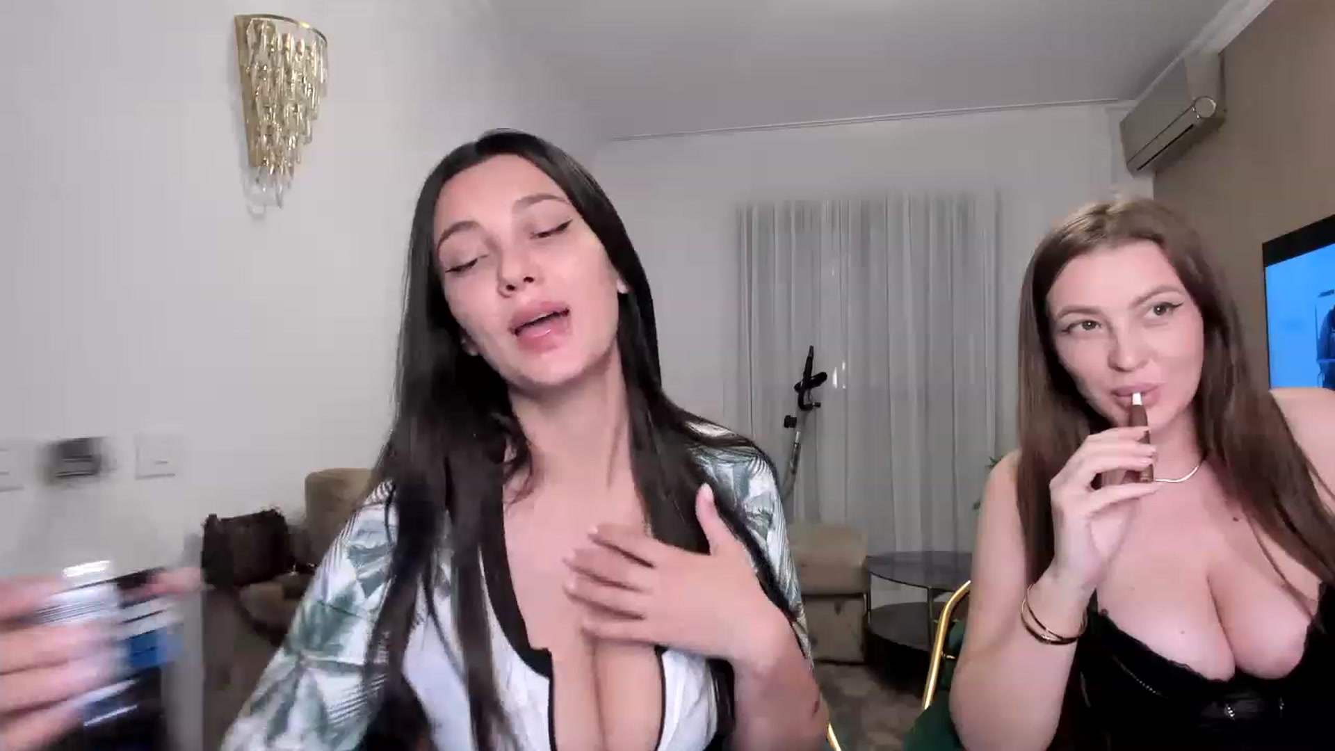 Gallery image thumbnail from AlessiaRay's myfreecams stream on, 05/27/2023, 22:56 image 16 of 20