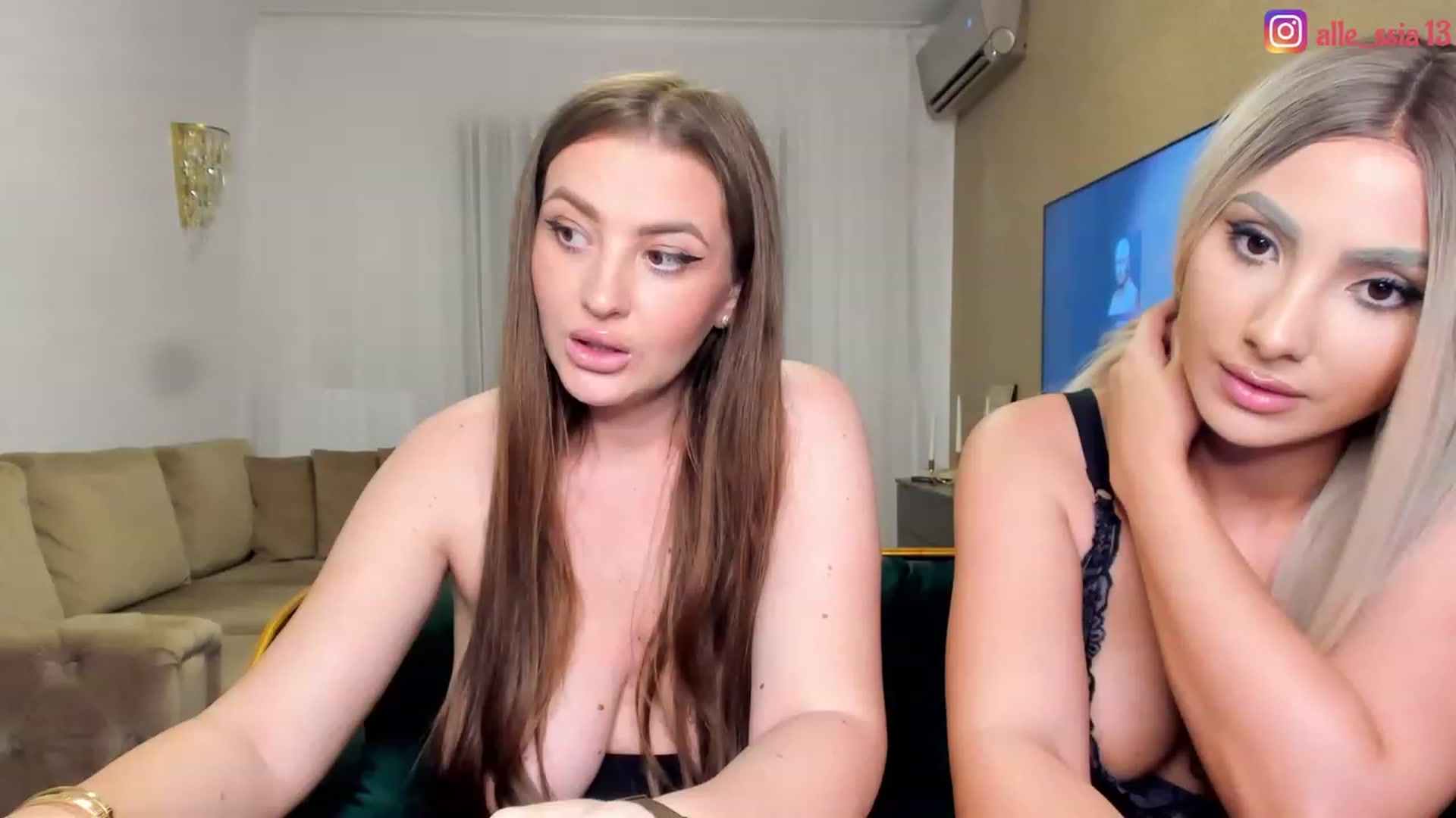 Gallery image thumbnail from AlessiaRay's myfreecams stream on, 06/03/2023, 22:41 image 7 of 20