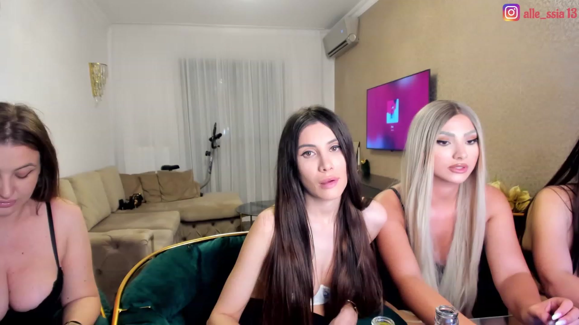 Gallery image thumbnail from AlessiaRay's myfreecams stream on, 06/10/2023, 22:28 image 4 of 20