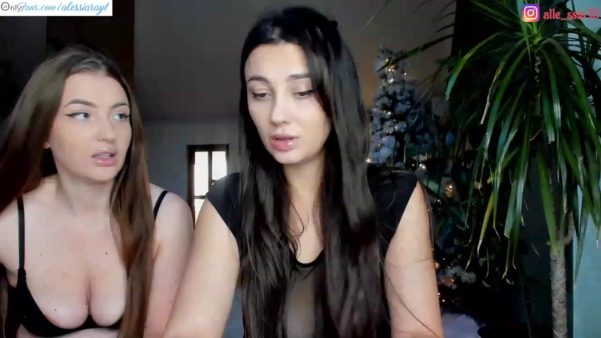 Gallery image thumbnail from AlessiaRay's myfreecams stream on, 12/19/2023, 14:23 image 1 of 20