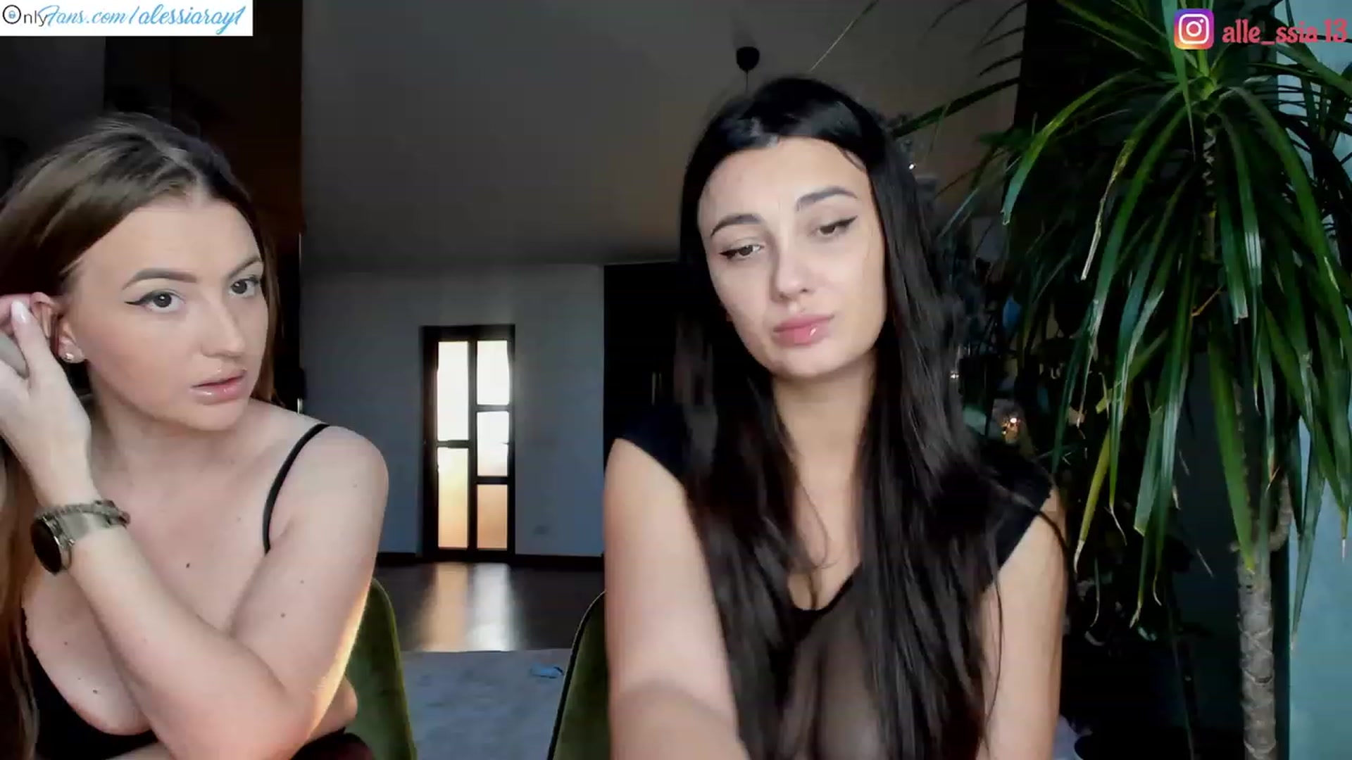 Gallery image thumbnail from AlessiaRay's myfreecams stream on, 12/19/2023, 14:23 image 2 of 20