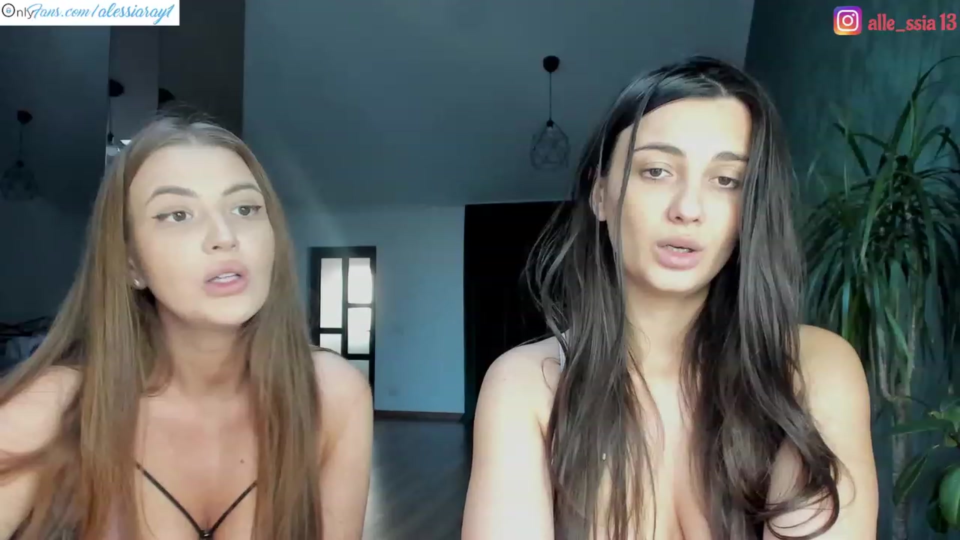 Gallery image thumbnail from AlessiaRay's myfreecams stream on, 02/08/2024, 15:30 image 12 of 20