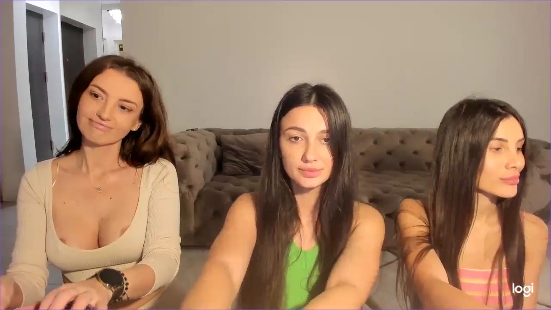 Gallery image thumbnail from AlessiaRay's myfreecams stream on, 01/26/2025, 15:33 image 8 of 20