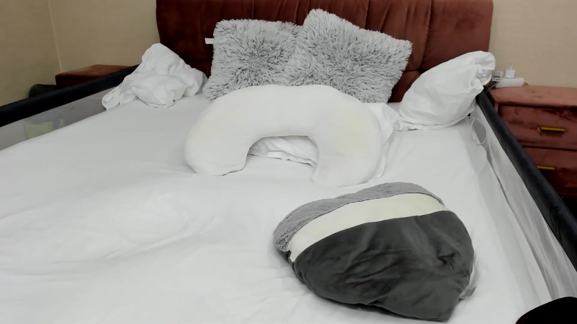 Gallery image thumbnail from AlessiaRay's myfreecams stream on, 07/31/2025, 08:07 image 16 of 20