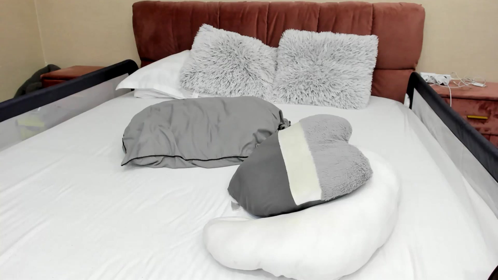 Gallery image thumbnail from AlessiaRay's myfreecams stream on, 09/07/2025, 11:30 image 4 of 20