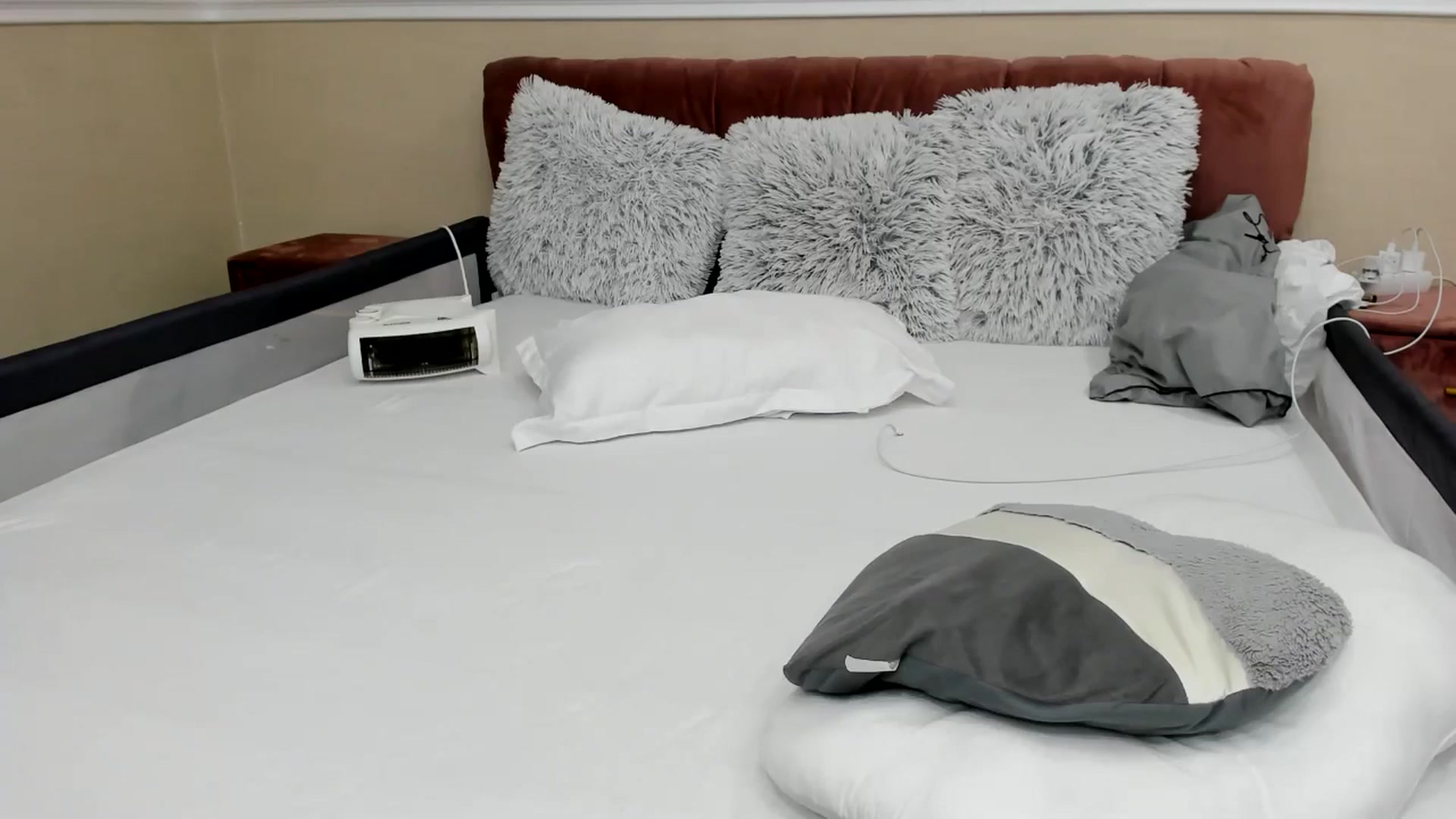 Gallery image thumbnail from AlessiaRay's myfreecams stream on, 09/15/2025, 14:50 image 4 of 20