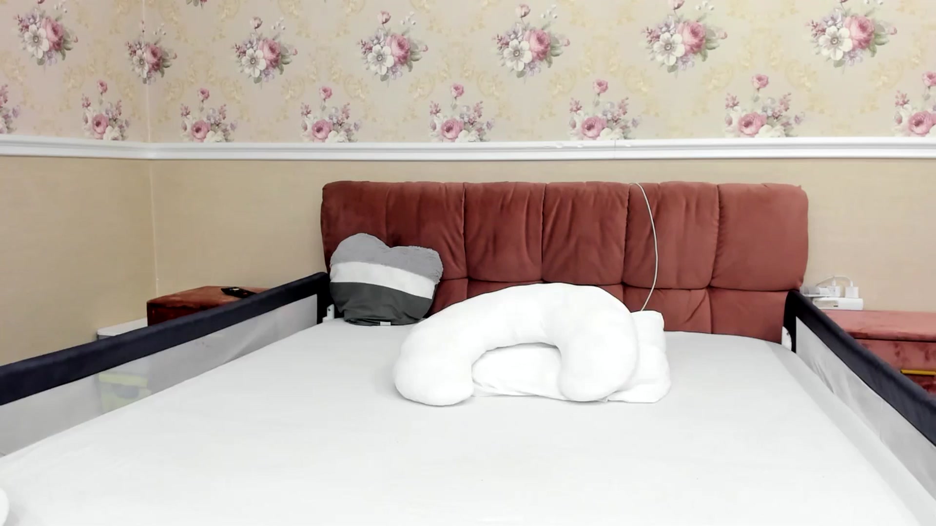 Gallery image thumbnail from AlessiaRay's myfreecams stream on, 10/17/2025, 12:19 image 2 of 20