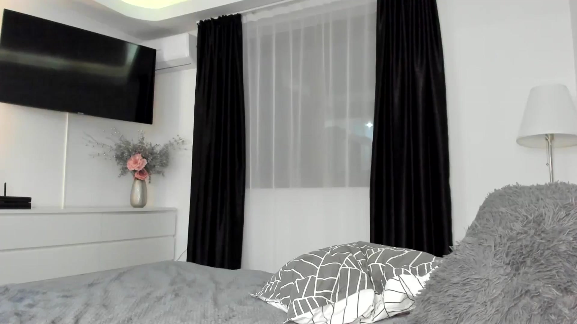 Gallery image thumbnail from AlessiaRay's myfreecams stream on, 10/31/2025, 15:30 image 8 of 20