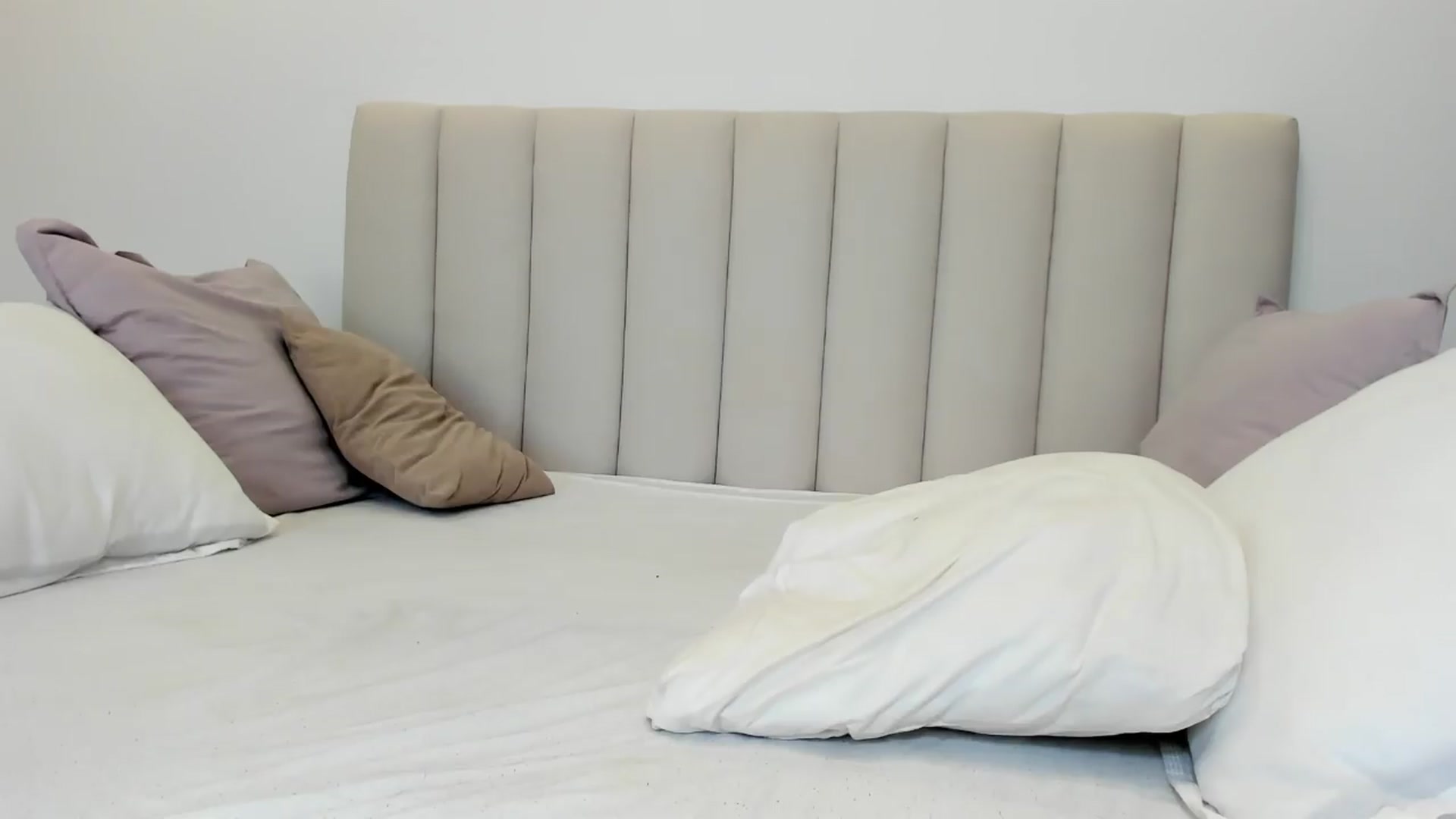 Gallery image thumbnail from AlessiaRay's myfreecams stream on, 08/17/2026, 12:17 image 4 of 20