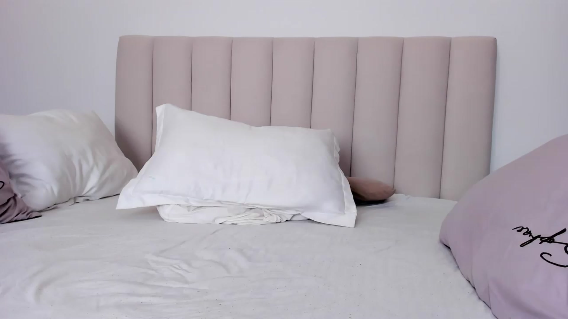 Gallery image thumbnail from AlessiaRay's myfreecams stream on, 08/30/2026, 13:08 image 19 of 20