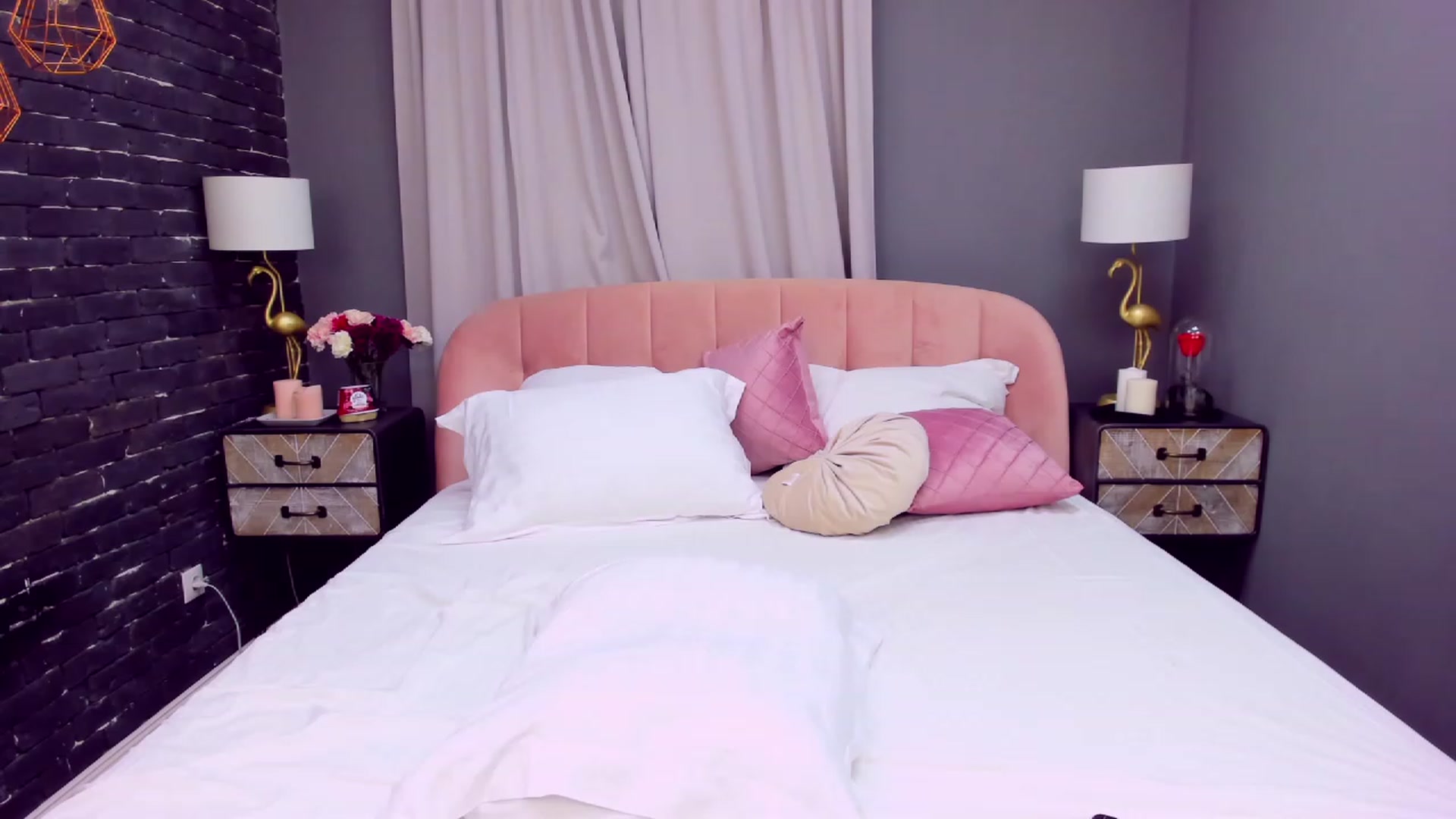 Gallery image thumbnail from AlessiaTaylor's myfreecams stream on, 12/21/2022, 11:51 image 16 of 20