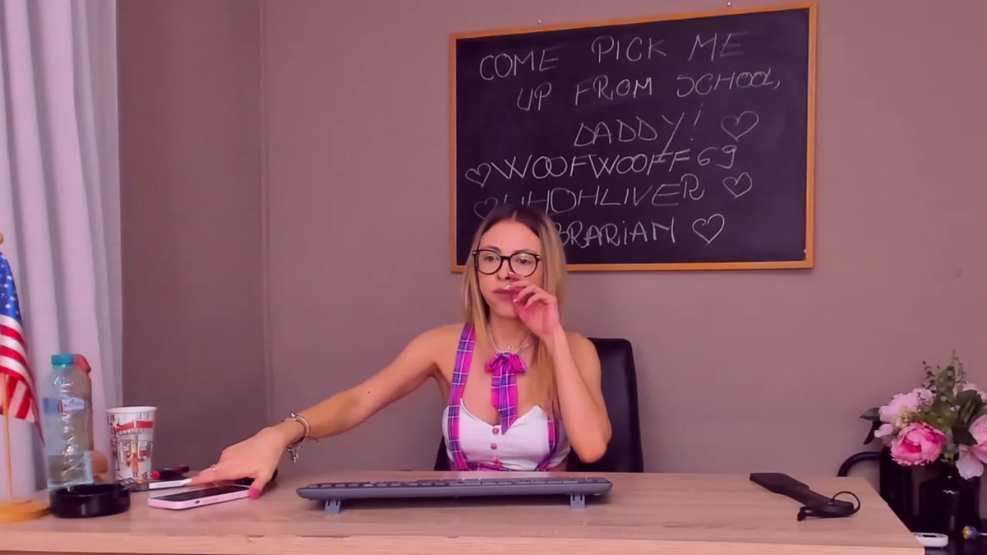 Gallery image thumbnail from AlessiaTaylor's myfreecams stream on, 02/27/2023, 09:23 image 9 of 20