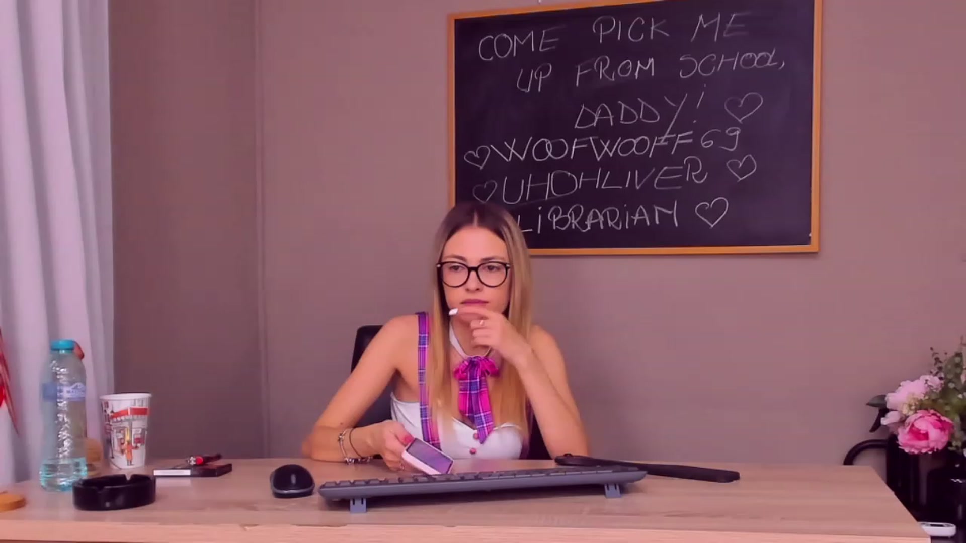 Gallery image thumbnail from AlessiaTaylor's myfreecams stream on, 02/27/2023, 11:47 image 13 of 20
