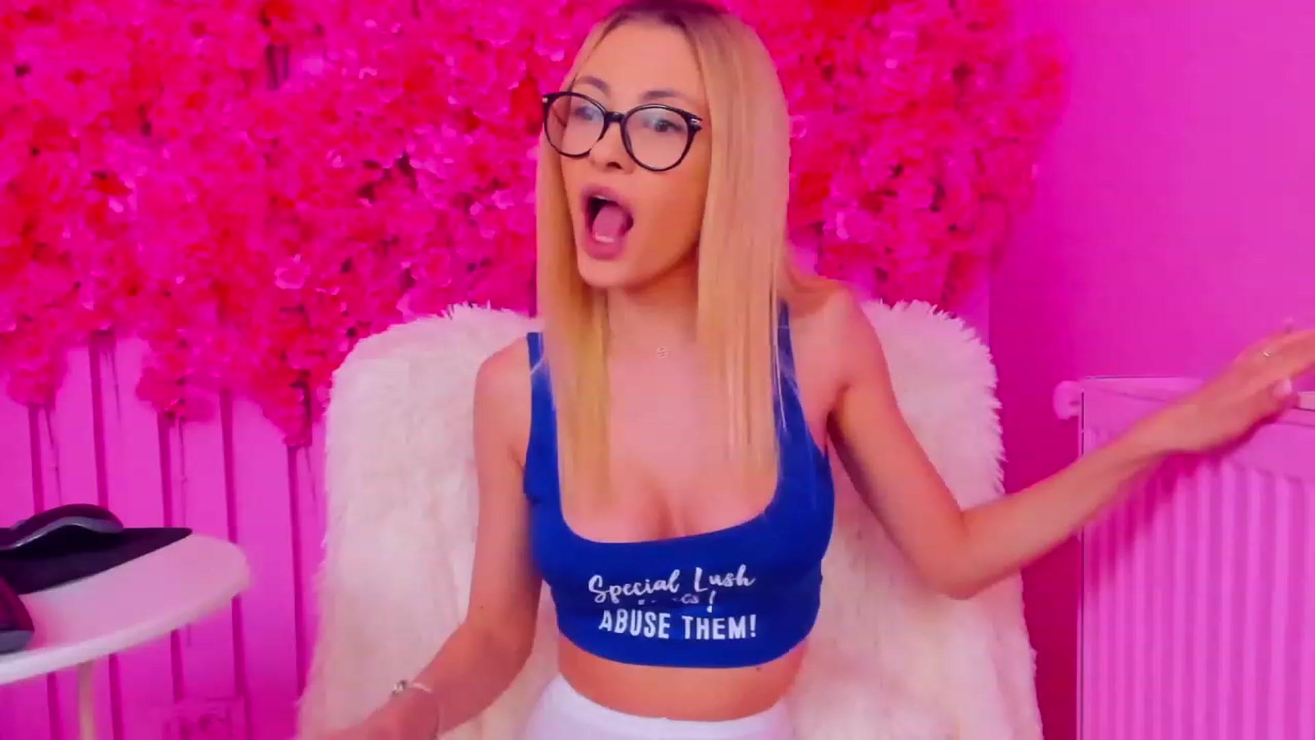 Gallery image thumbnail from AlessiaTaylor's myfreecams stream on, 04/27/2023, 10:48 image 9 of 20