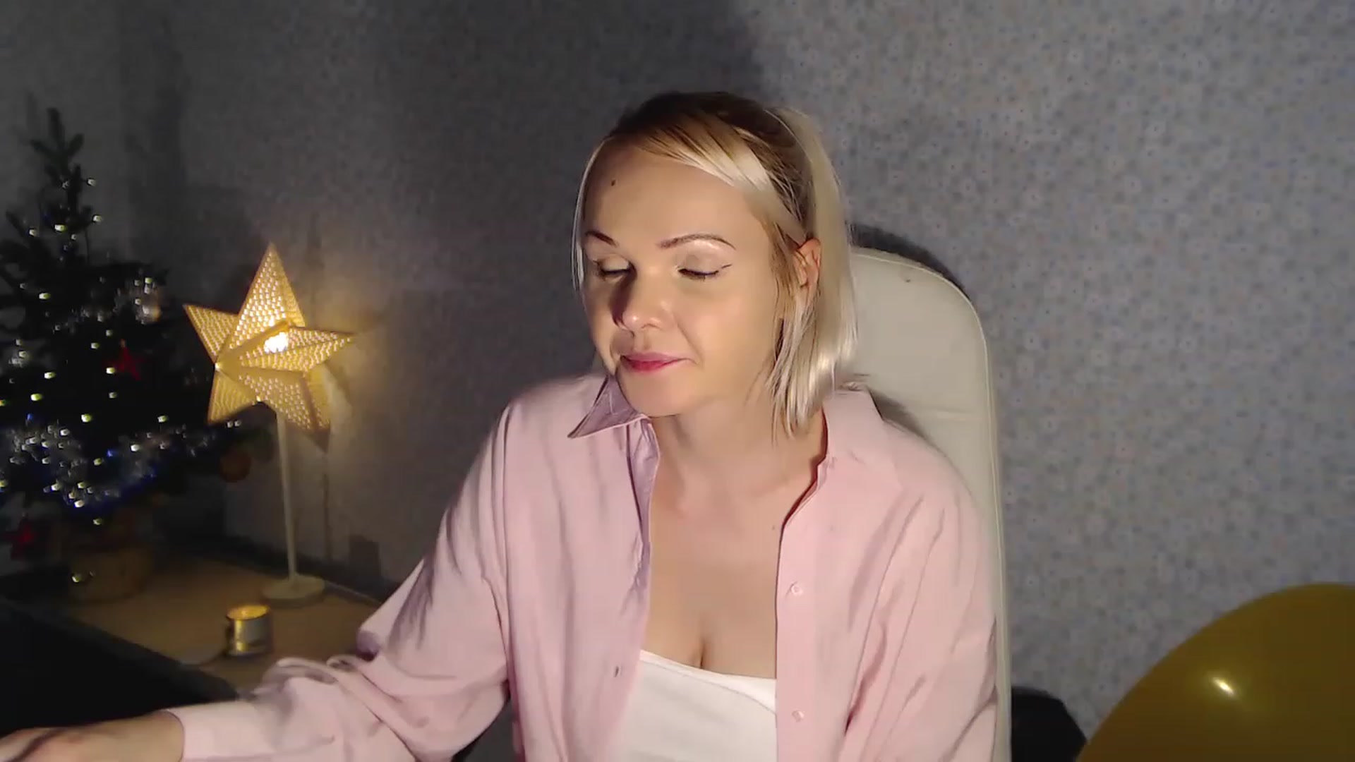 Gallery image thumbnail from Alesssandra's myfreecams stream on, 12/24/2022, 23:59 image 20 of 20