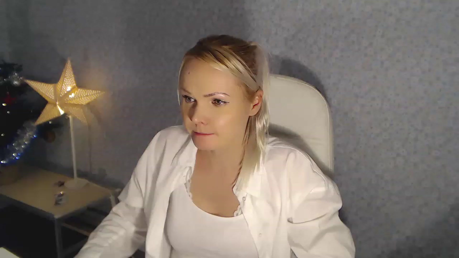 Gallery image thumbnail from Alesssandra's myfreecams stream on, 01/01/2023, 03:29 image 10 of 20