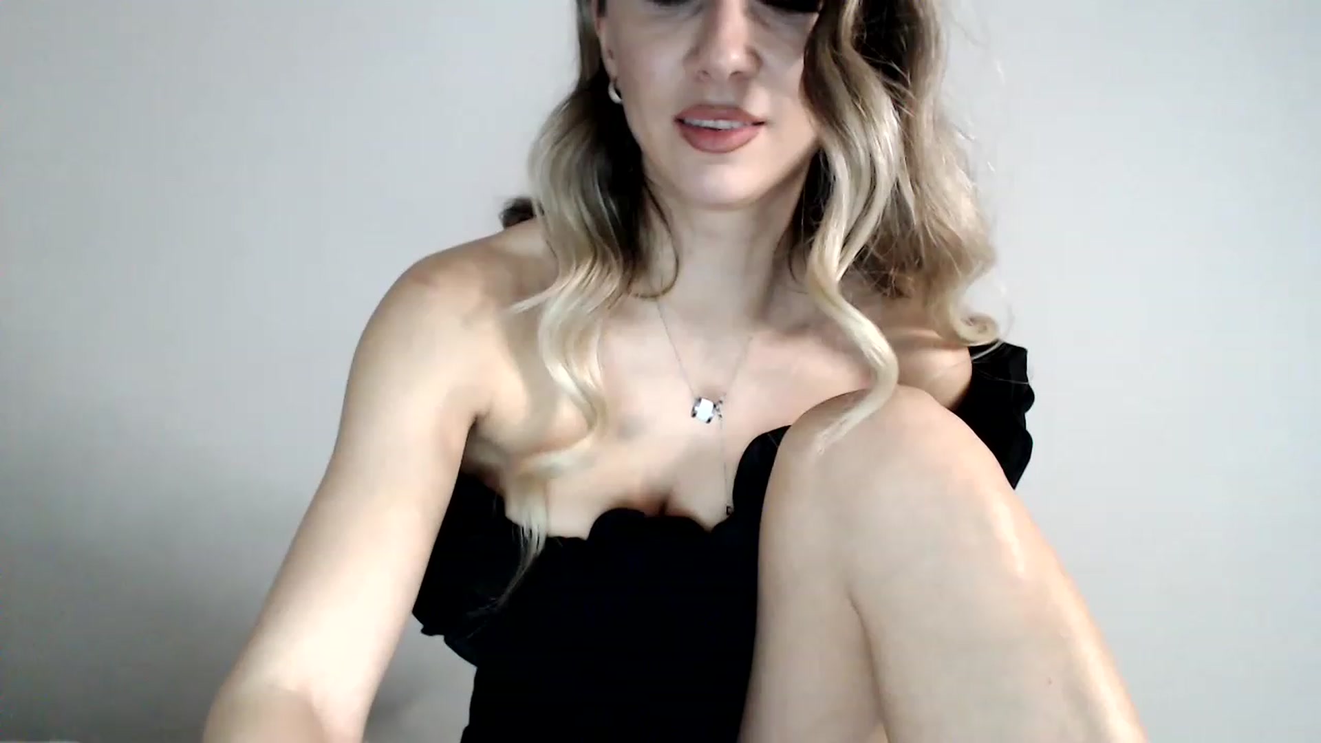 Gallery image thumbnail from AlessyaFit's myfreecams stream on, 12/10/2022, 20:22 image 20 of 20