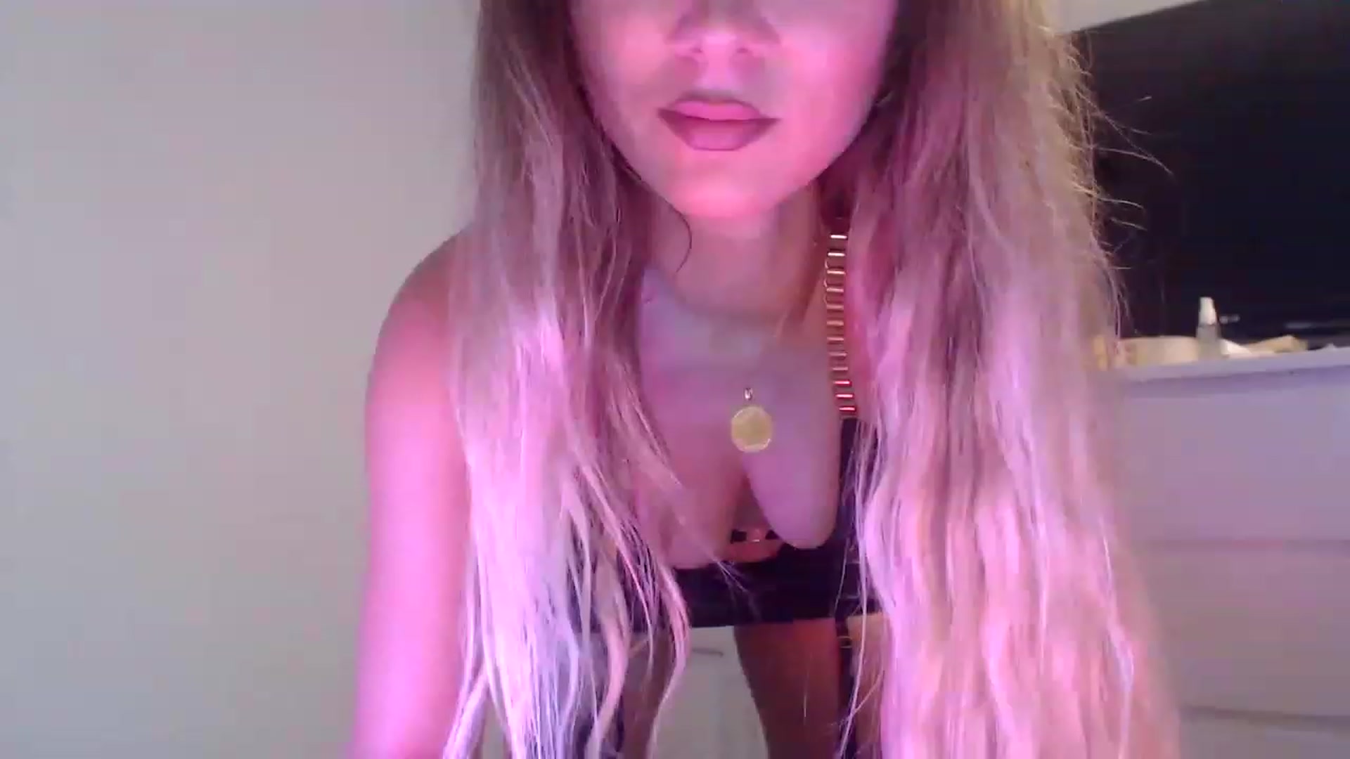 Gallery image thumbnail from AlessyaFit's myfreecams stream on, 08/21/2023, 16:21 image 18 of 20
