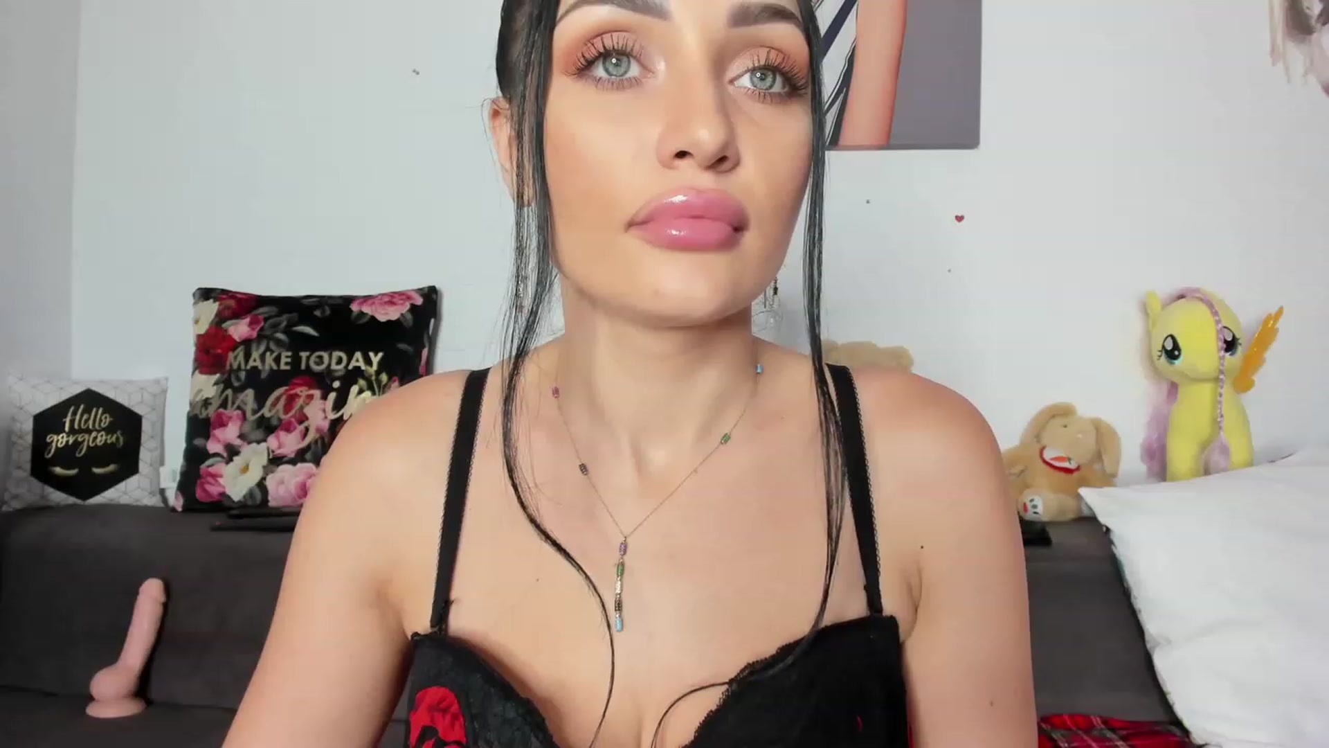 Gallery image thumbnail from AletaOcean's myfreecams stream on, 11/16/2022, 09:28 image 8 of 20