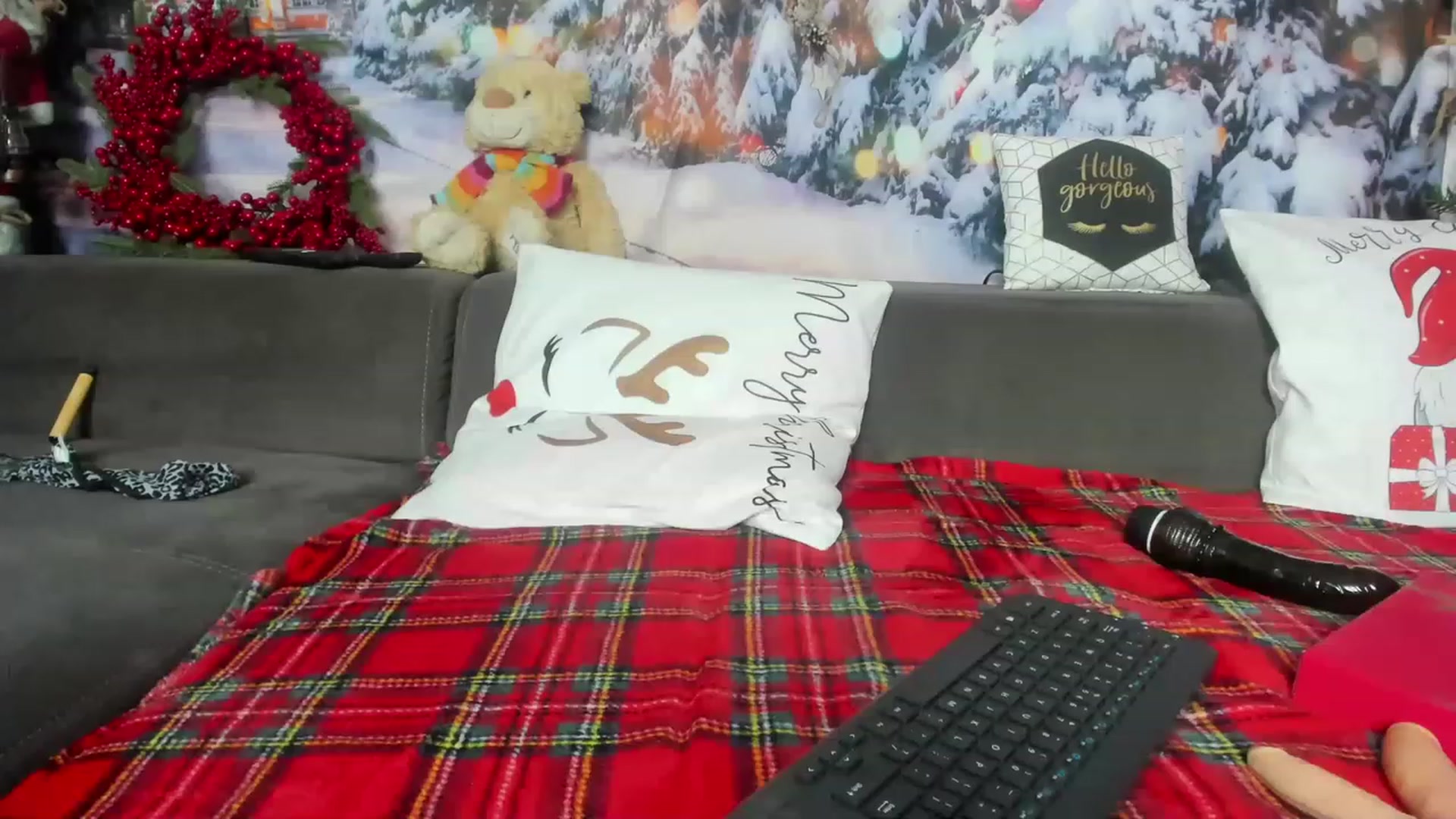 Gallery image thumbnail from AletaOcean's myfreecams stream on, 12/03/2022, 09:38 image 1 of 20